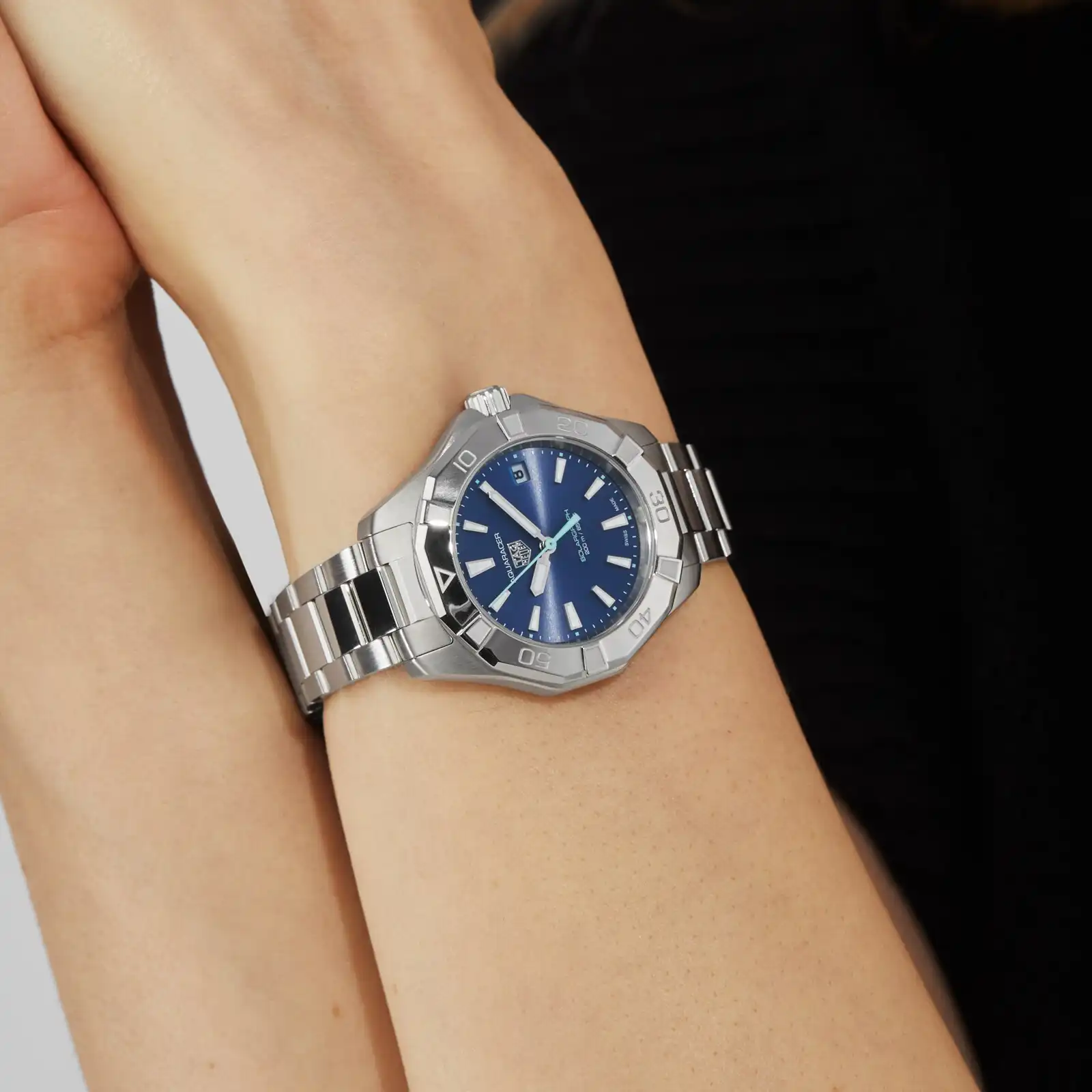 TAG Heuer Aquaracer Professional 200 Solargraph 34mm Ladies Replica Blue WBP1311.BA0005 - Image 8