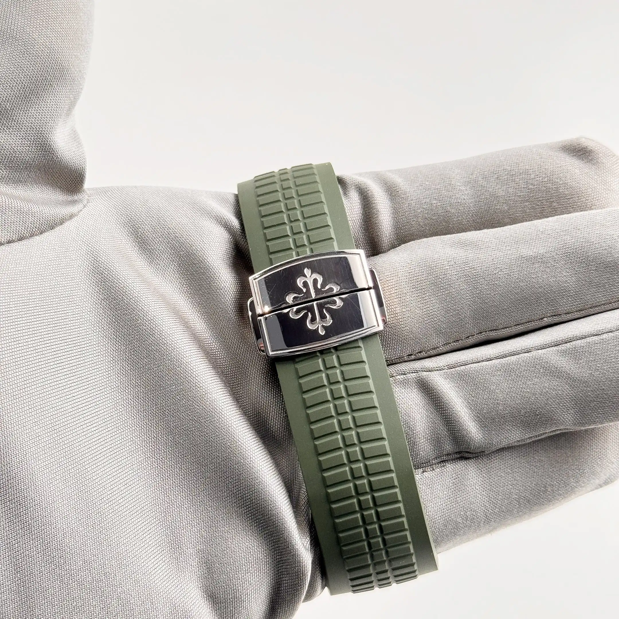 Replica Patek Philippe Aquanaut 5968G-010 Chronograph White Gold Khaki Green - Image 10