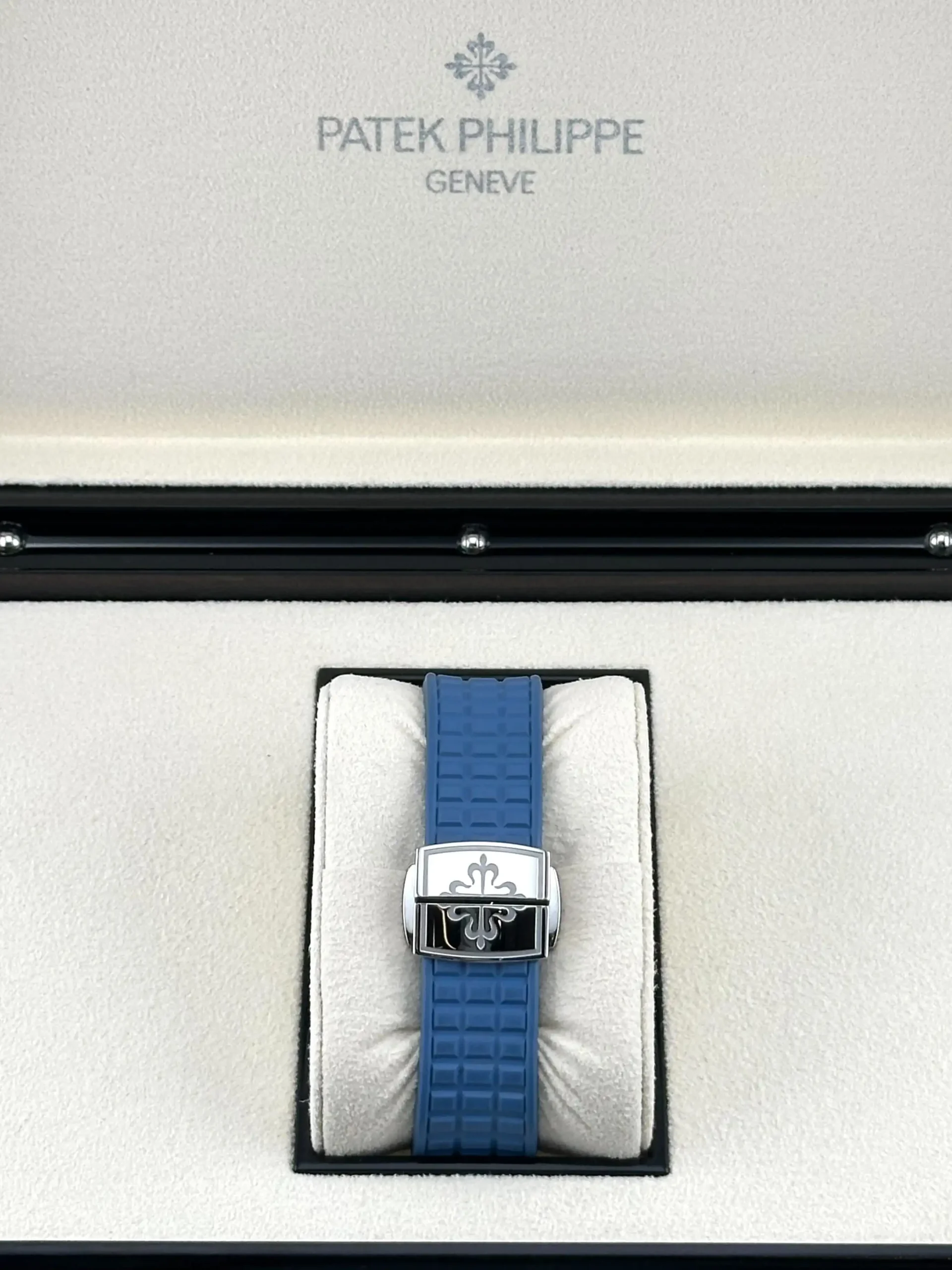 Replica Patek Philippe Aquanaut Luce 5067A-022 Ladies Stainless Steel Blue D - Image 5