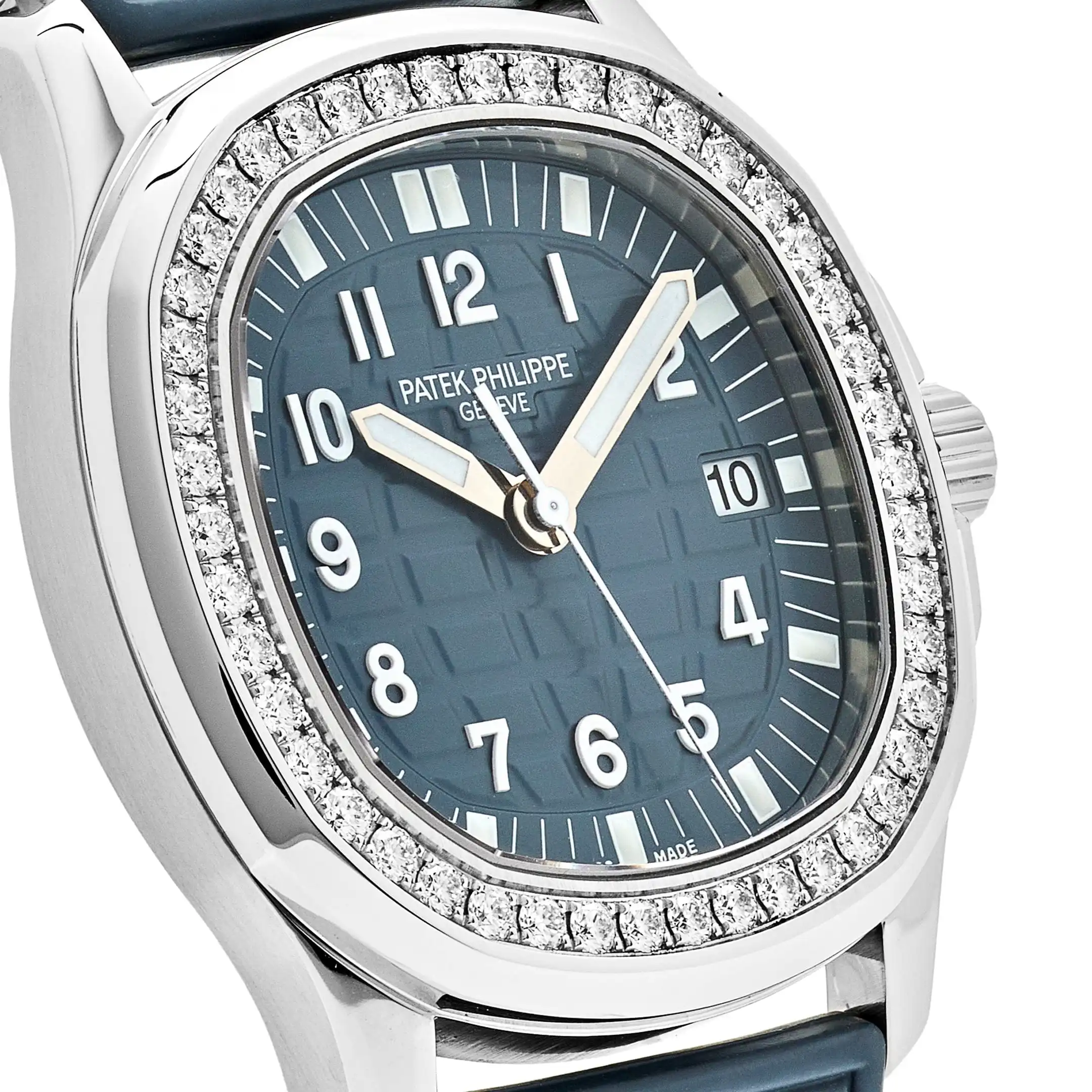 Replica Patek Philippe Aquanaut Luce 5067A-025 ‘Ladies’ Stainless Steel Blue Dial - Image 5