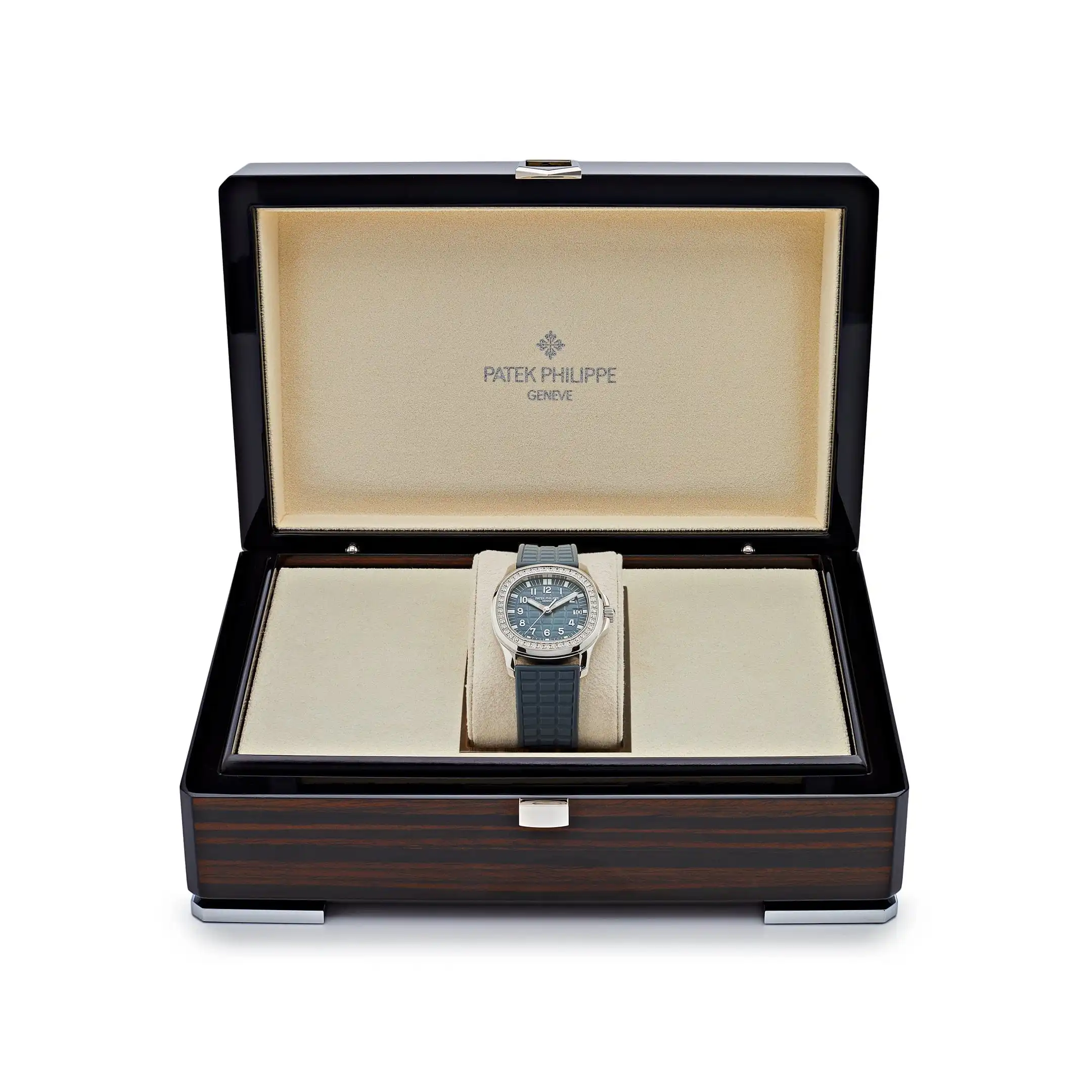 Replica Patek Philippe Aquanaut Luce 5067A-025 ‘Ladies’ Stainless Steel Blue Dial - Image 7