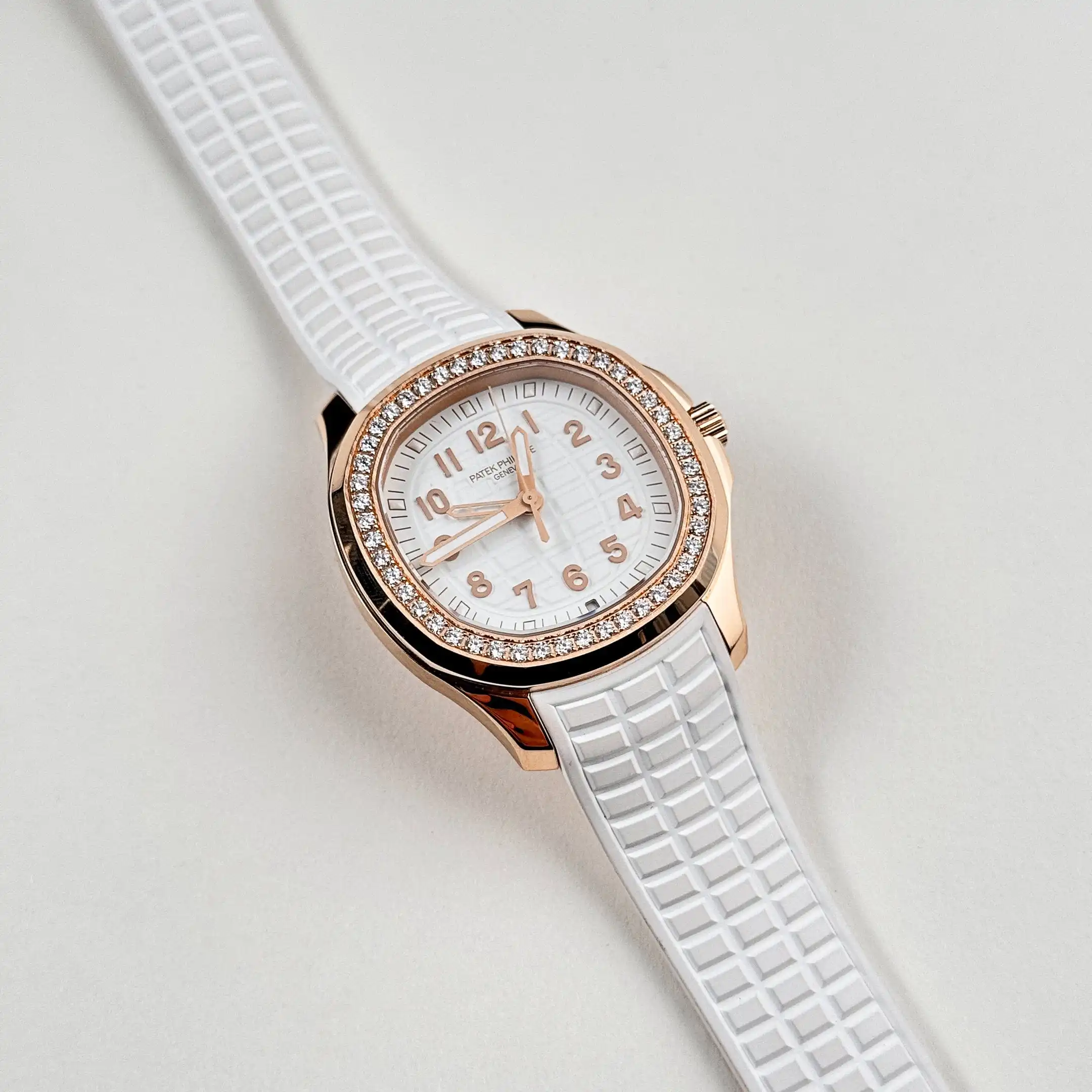 Replica Patek Philippe Aquanaut Luce 5269/200R-001 Rose Gold White Dial - Image 3