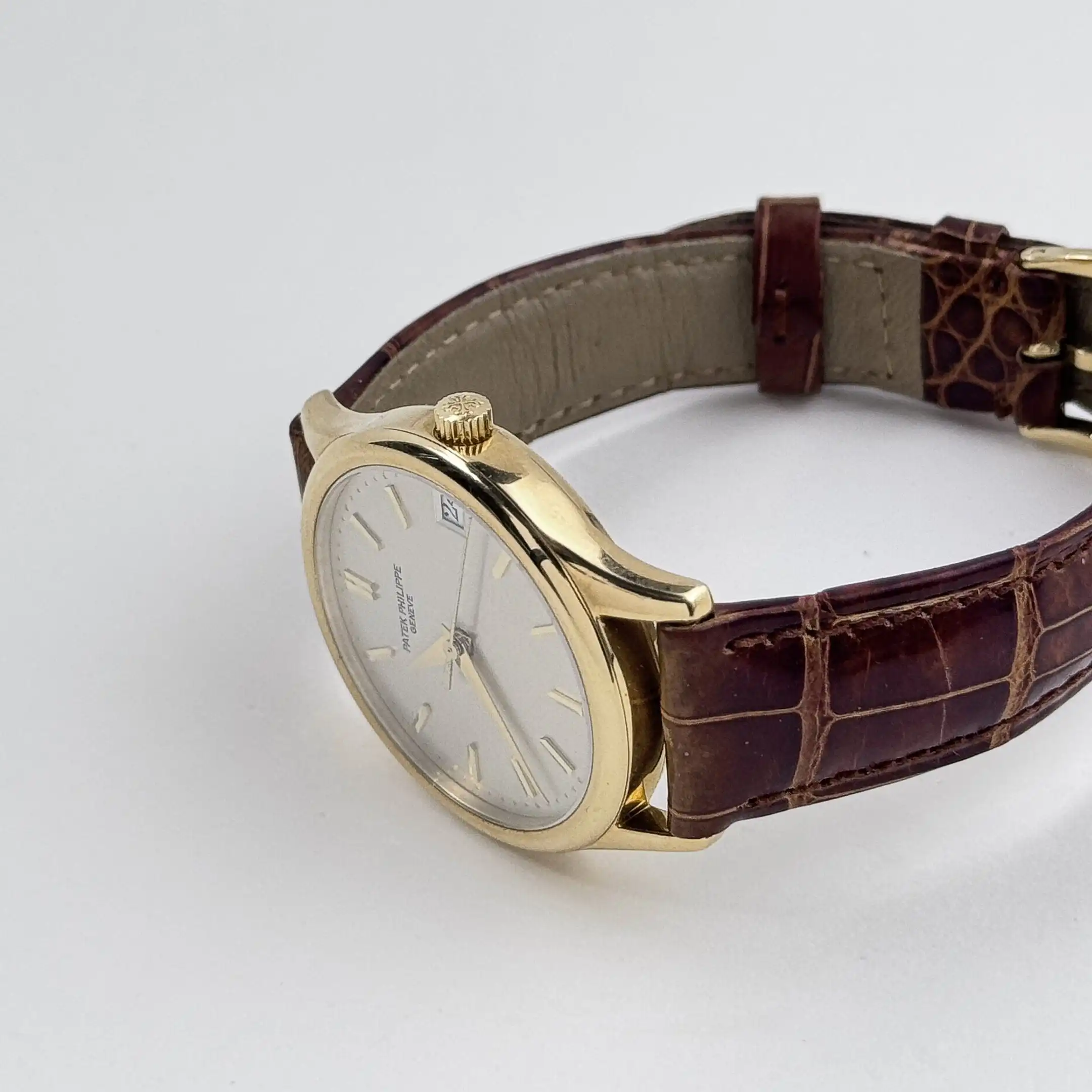 Replica Patek Philippe Calatrava 3998 Yellow Gold Cream Dial Leather Strap (1997) - Image 3