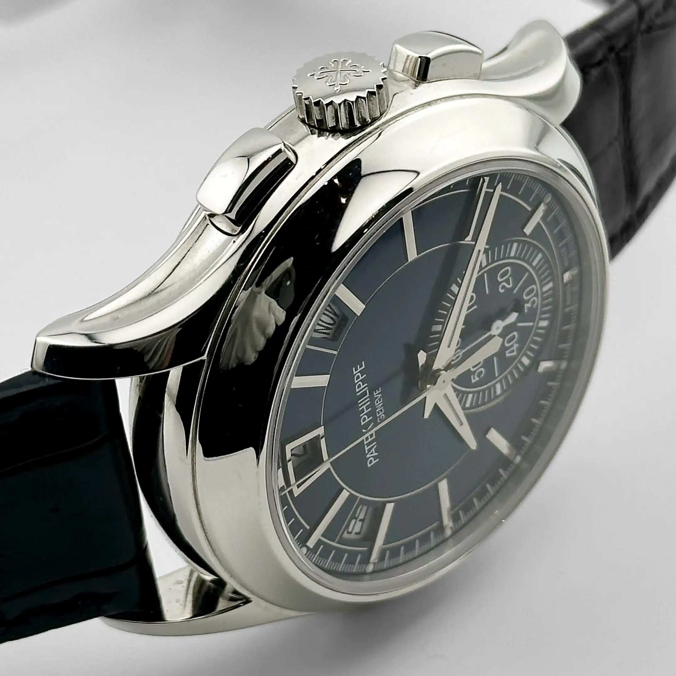 Replica Patek Philippe Complications 5905P-001 Platinum Blue Dial Annual Calen - Image 3
