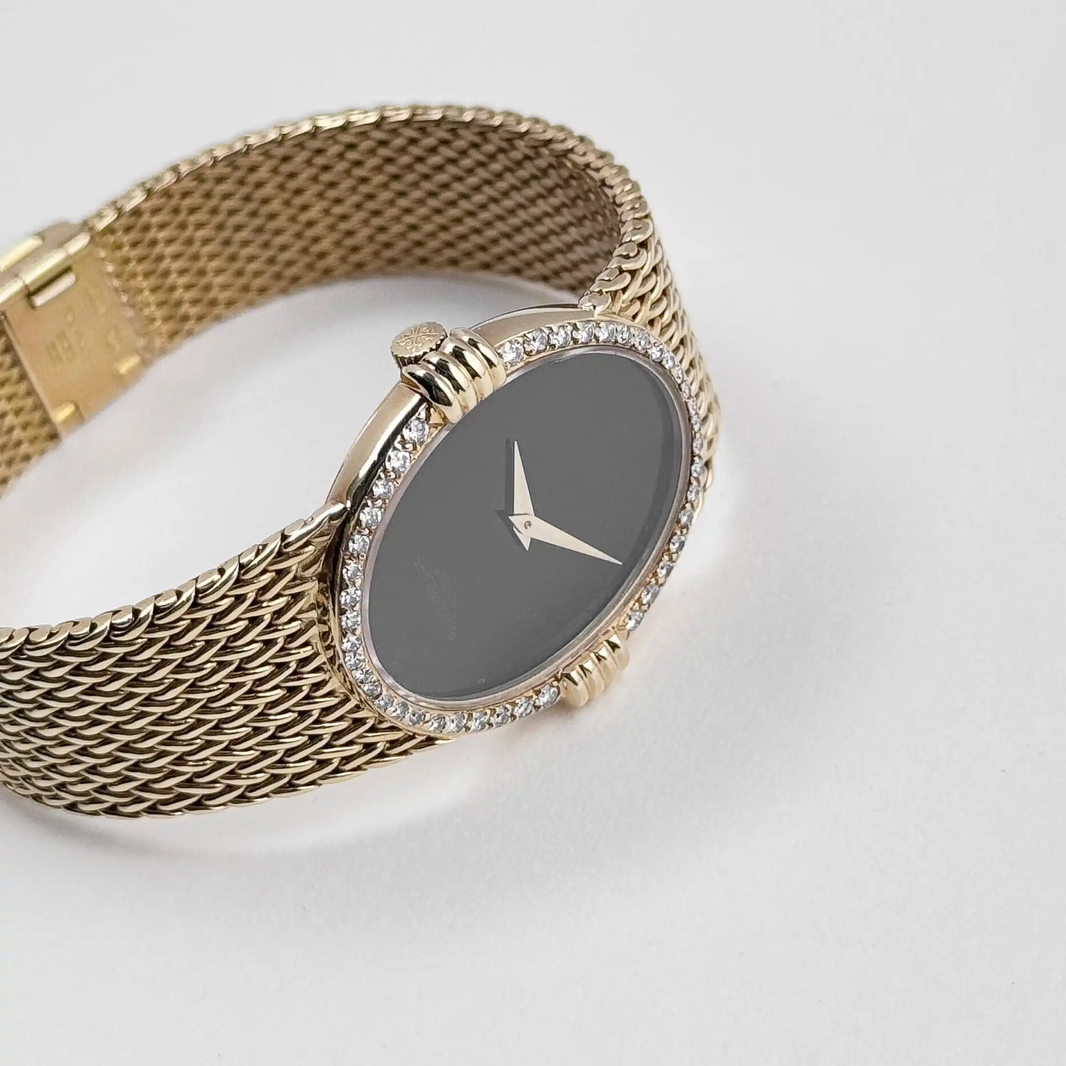 Replica Patek Philippe Ellipse Vintage Yellow Gold Black Onyx Dial Diamond Bezel - Image 5