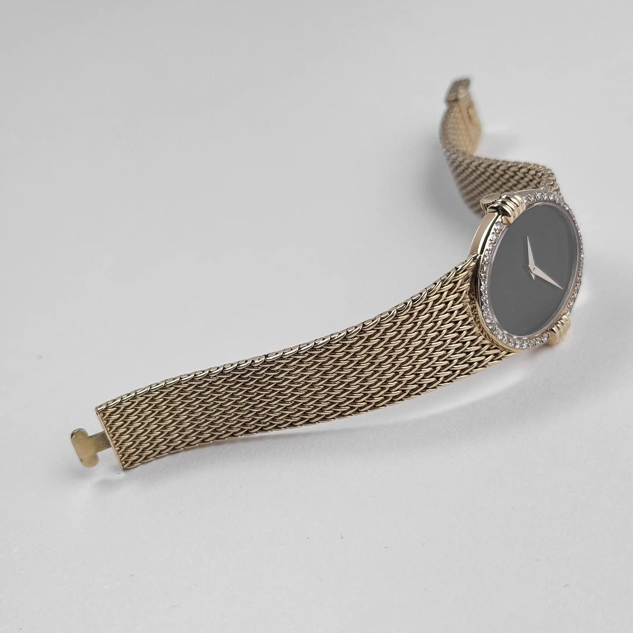 Replica Patek Philippe Ellipse Vintage Yellow Gold Black Onyx Dial Diamond Bezel - Image 8