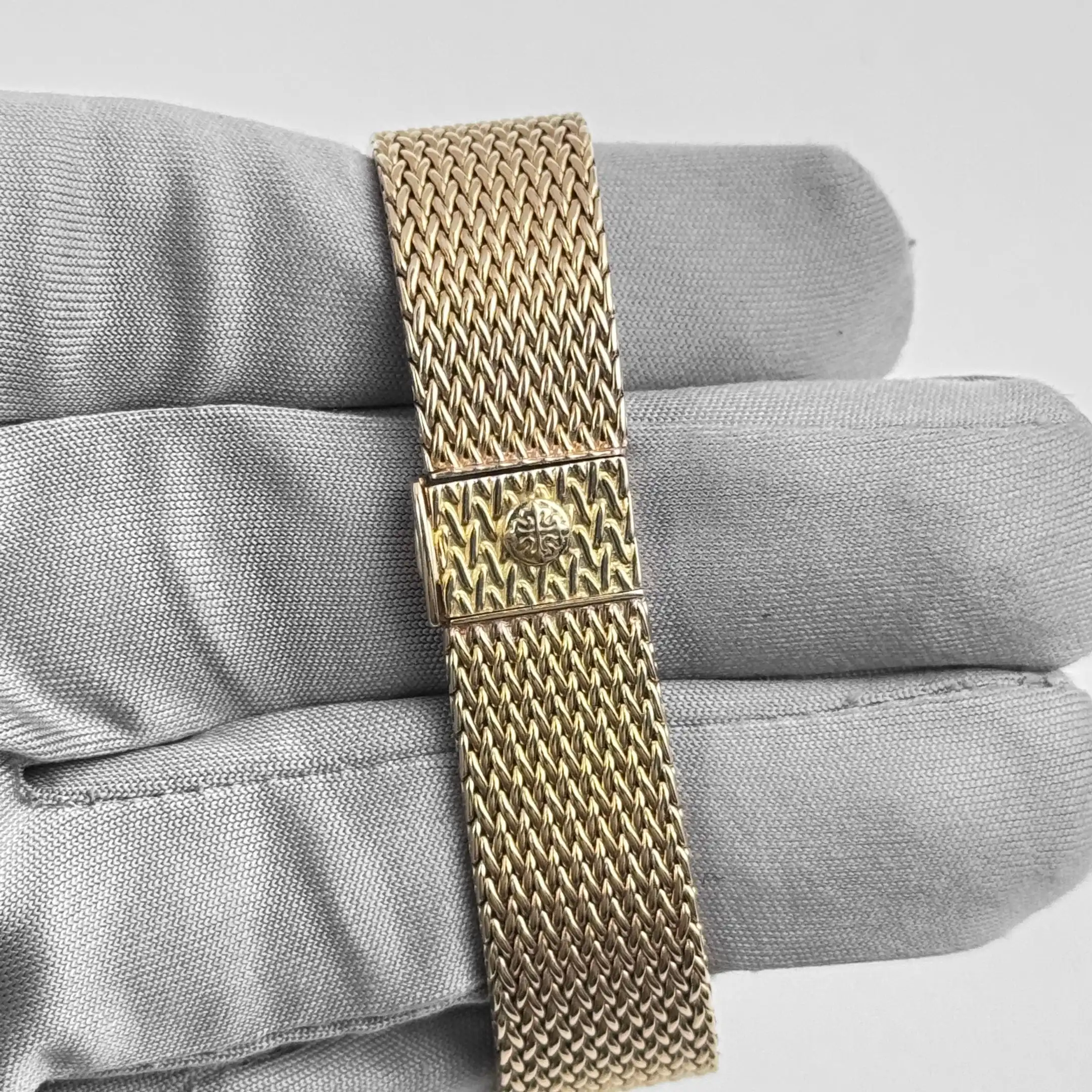Replica Patek Philippe Ellipse Vintage Yellow Gold Black Onyx Dial Diamond Bezel - Image 11