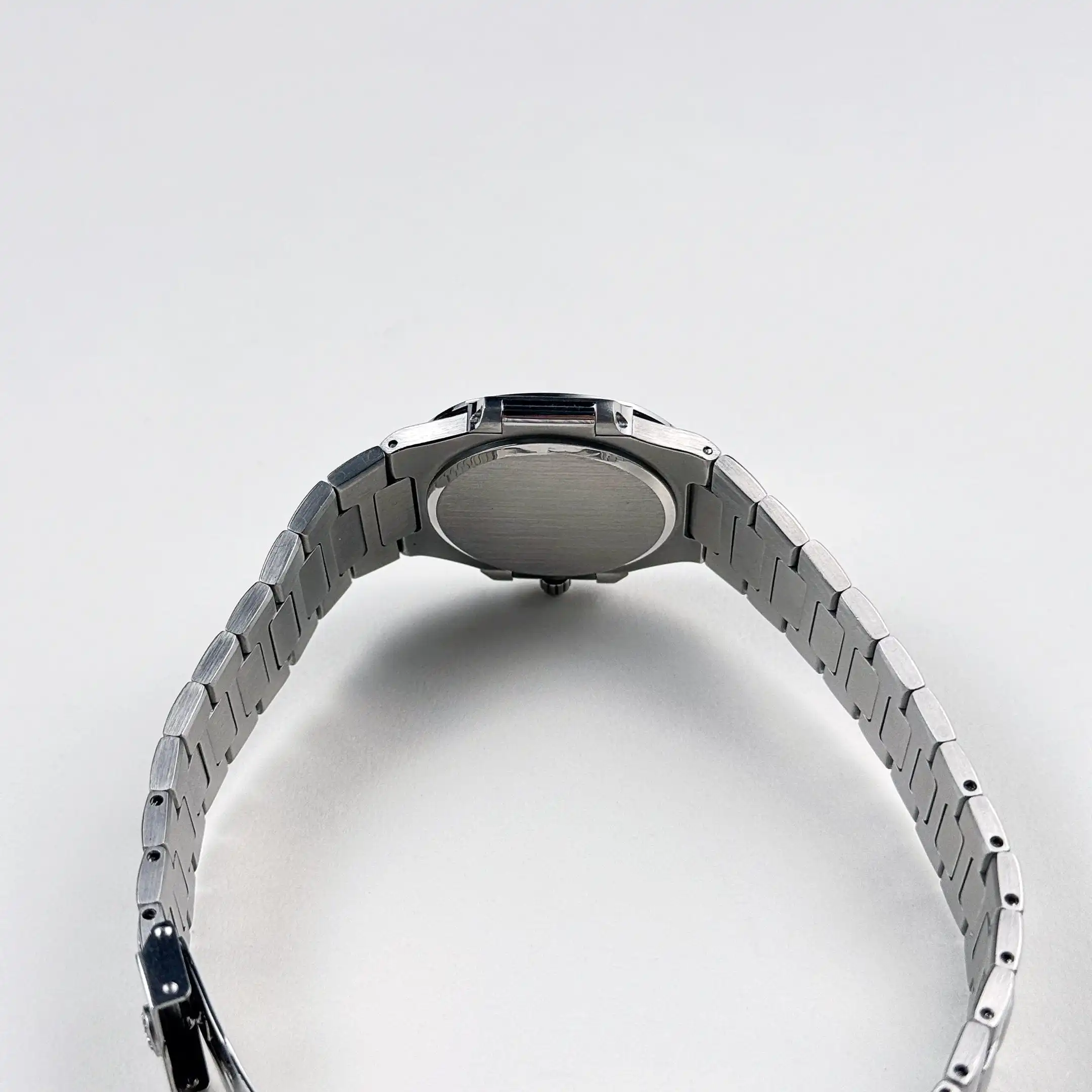 Replica Patek Philippe Nautilus 3900/1A ‘Ladies’ Quartz Stainless Steel Blue Dial - Image 7
