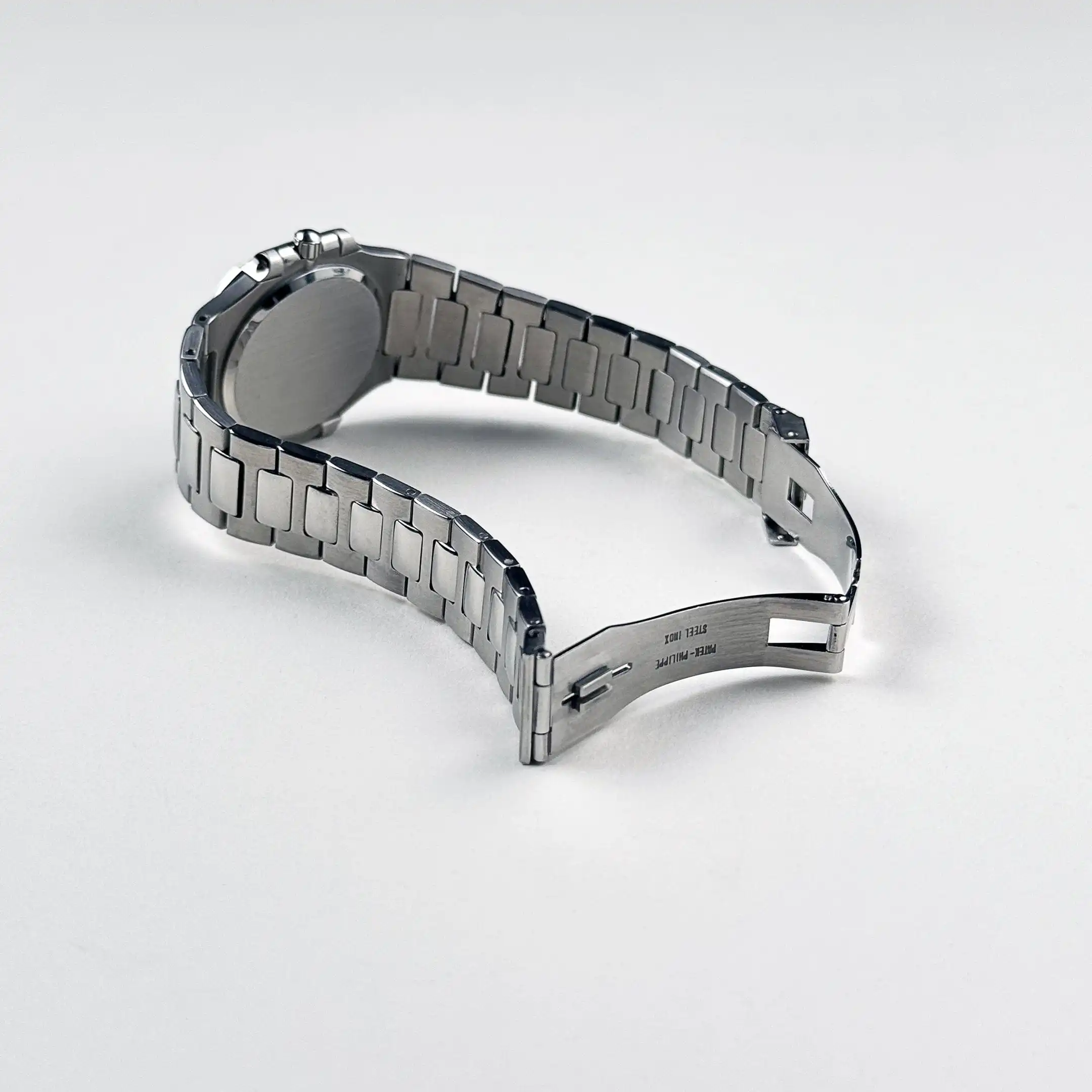 Replica Patek Philippe Nautilus 3900/1A ‘Ladies’ Quartz Stainless Steel Blue Dial - Image 9