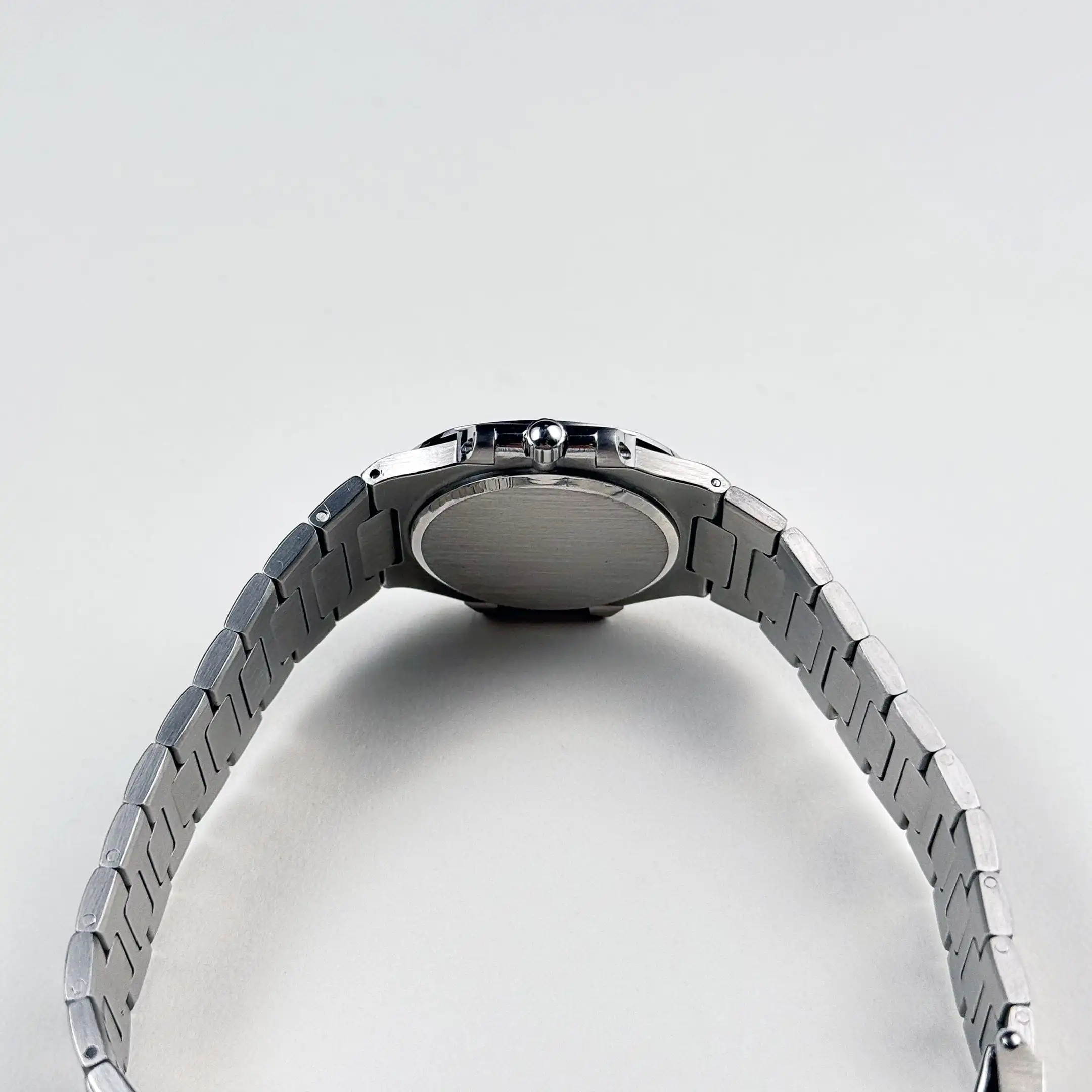 Replica Patek Philippe Nautilus 3900/1A ‘Ladies’ Quartz Stainless Steel Blue Dial - Image 6