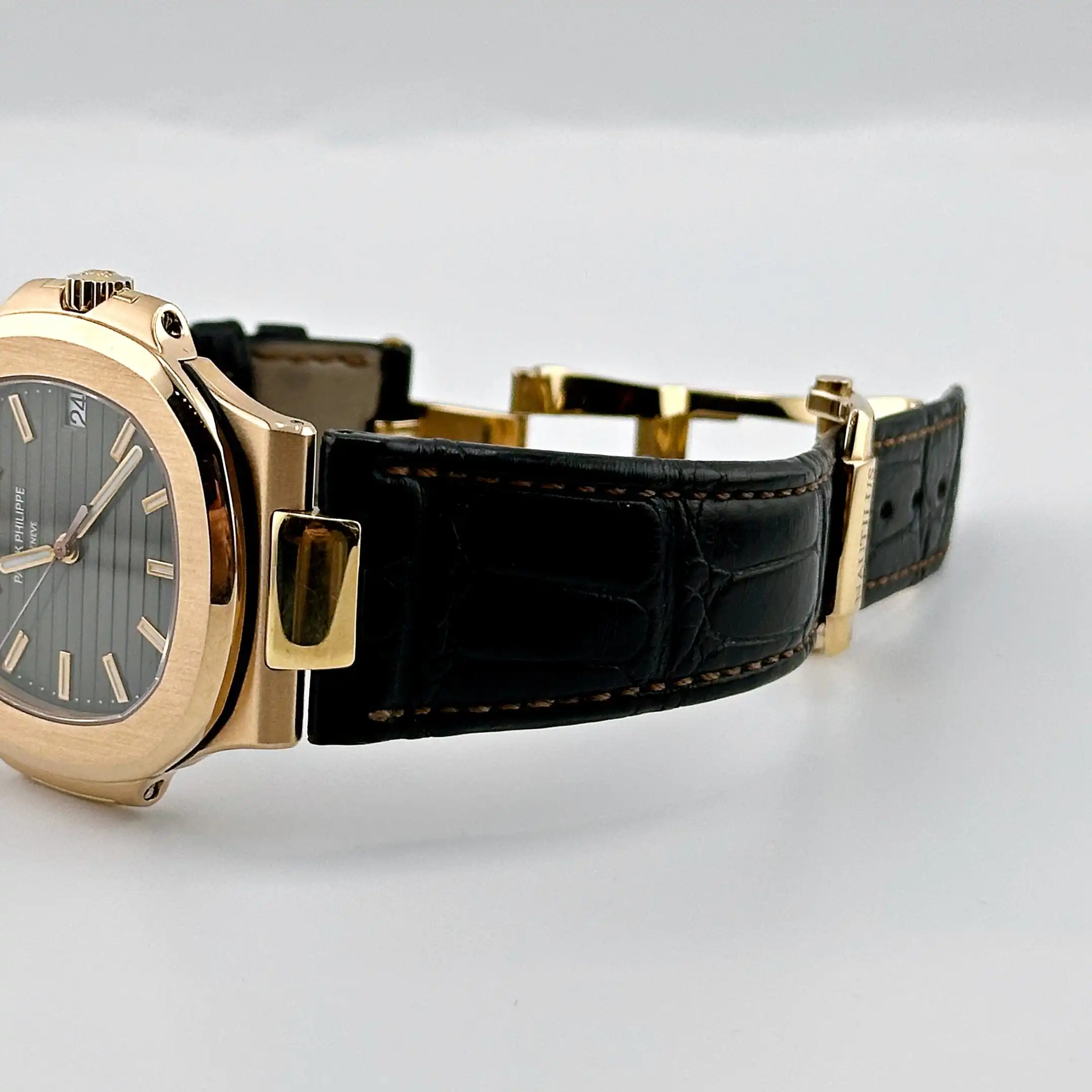 Replica Patek Philippe Nautilus 5711R-001 Rose Gold Brown Dial - Image 5