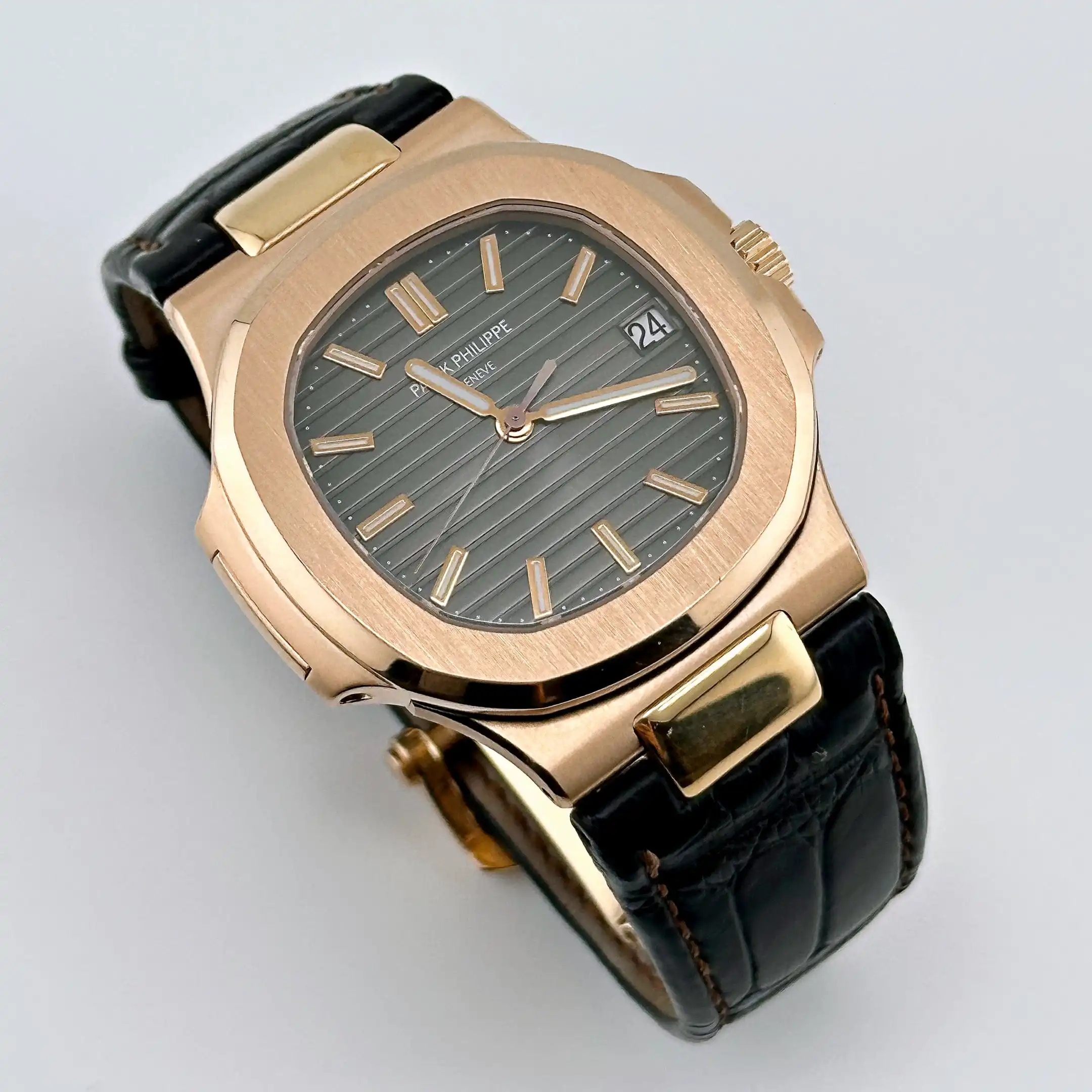 Replica Patek Philippe Nautilus 5711R-001 Rose Gold Brown Dial - Image 2