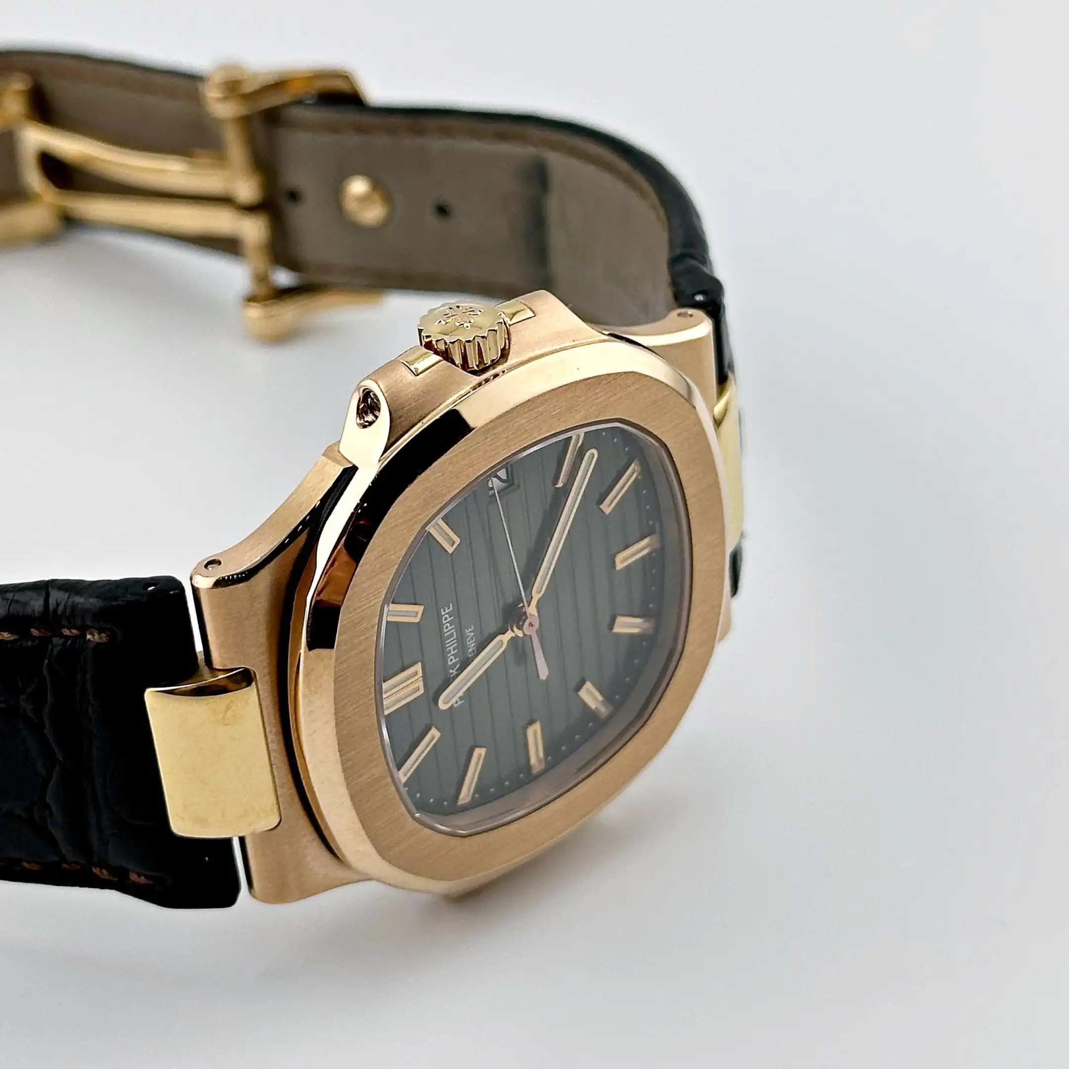 Replica Patek Philippe Nautilus 5711R-001 Rose Gold Brown Dial - Image 3