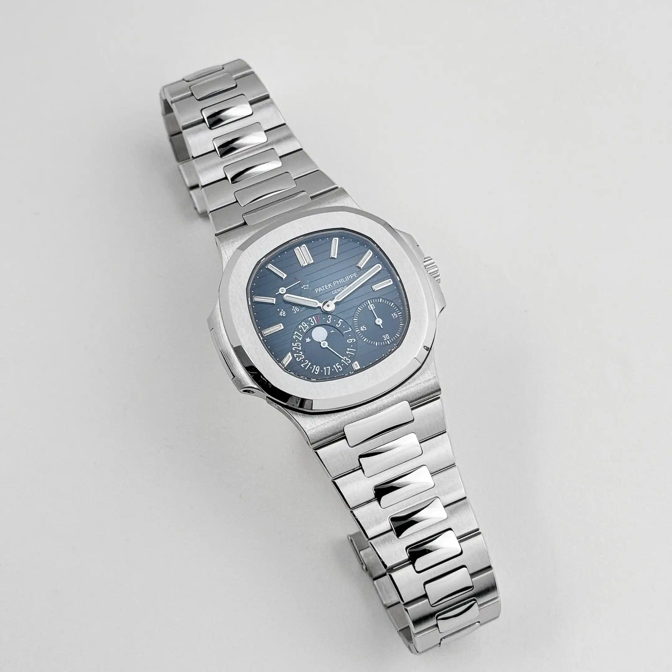 Replica Patek Philippe Nautilus 5712/1A-001 Moon Phases Stainless Steel Blue D - Image 3