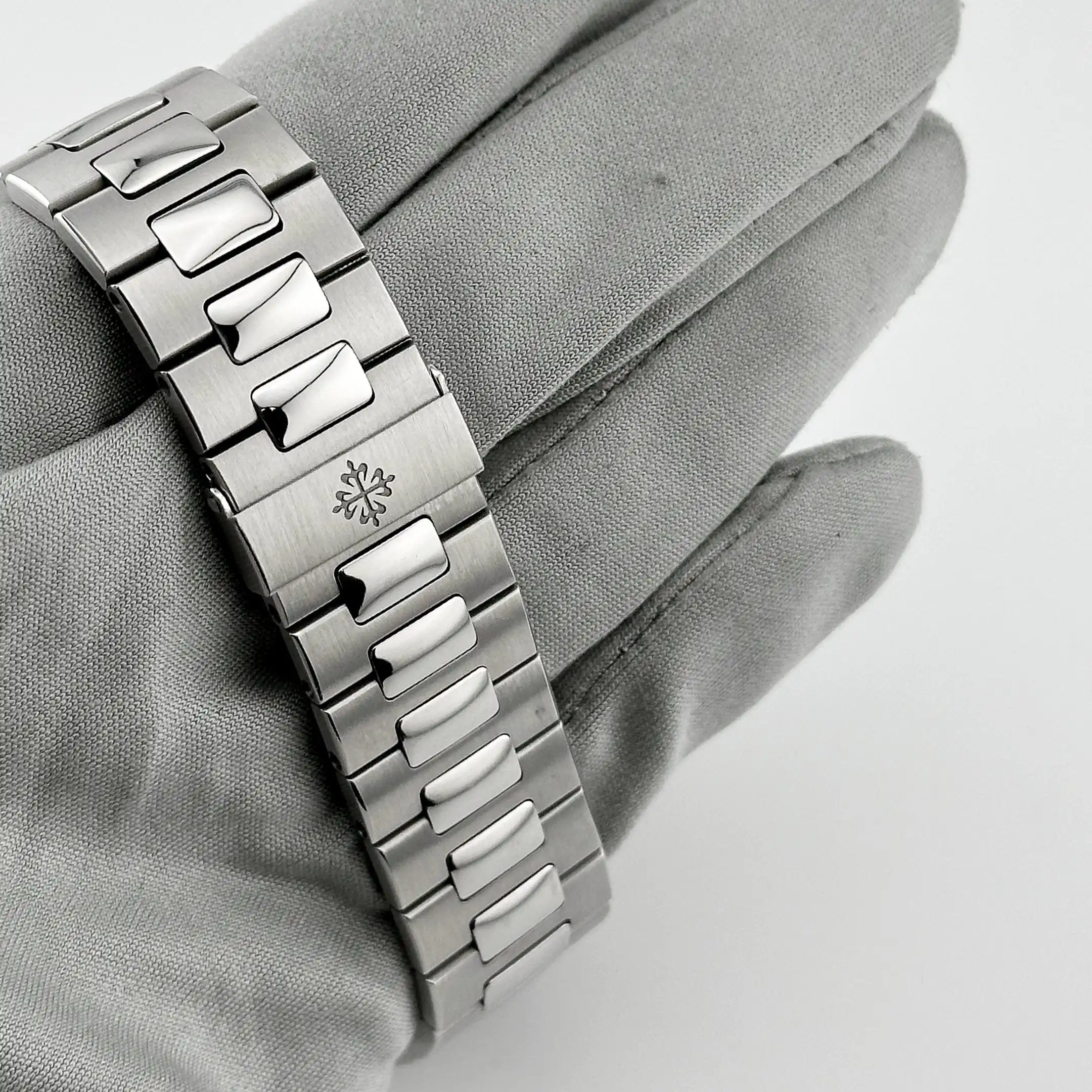 Replica Patek Philippe Nautilus 5980/1A-014 Chronograph Stainless Steel Grey D - Image 10