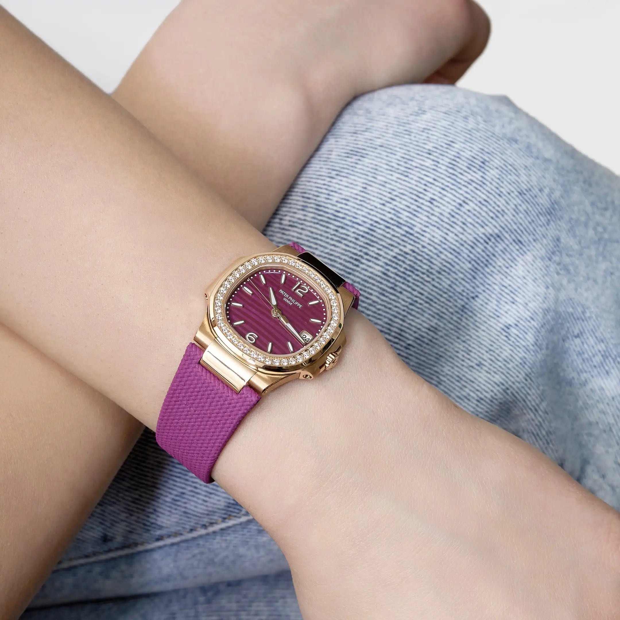 Replica Patek Philippe Nautilus 7010R-013 ‘Ladies’ Rose Gold Purple Dial Diamond Bezel - Image 2