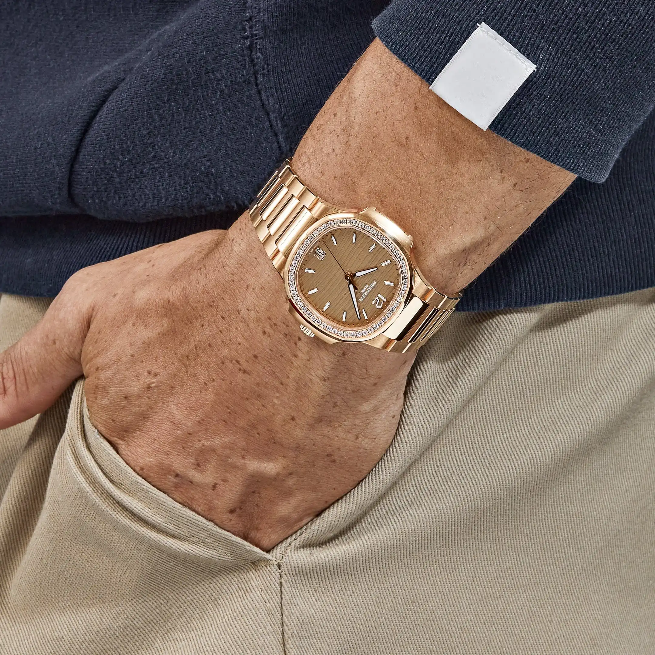 Replica Patek Philippe Nautilus 7118/1200R-010 ‘Ladies’ Rose Gold - Image 3