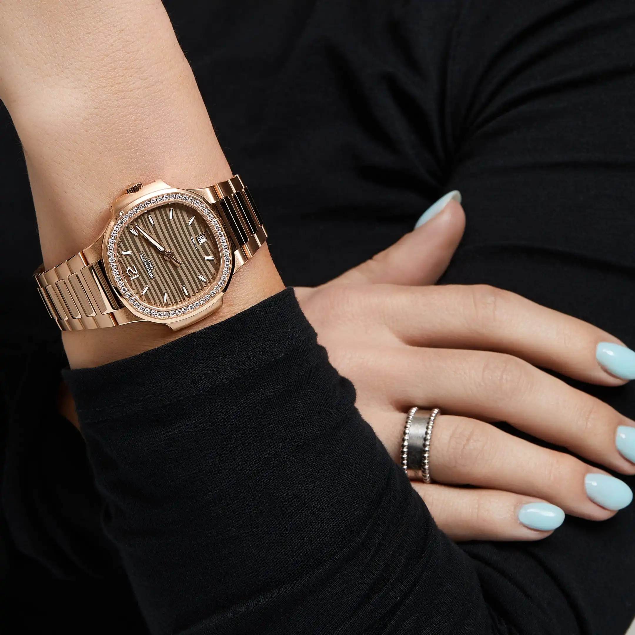 Replica Patek Philippe Nautilus 7118/1200R-010 ‘Tiffany u0026 Co’ Rose Gold - Image 2