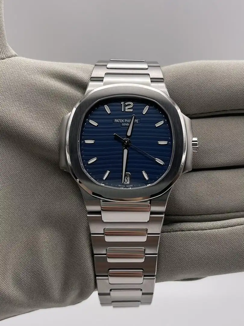 Replica Patek Philippe Nautilus 7118/1A-001 ‘Ladies’ Blue Dial - Image 3