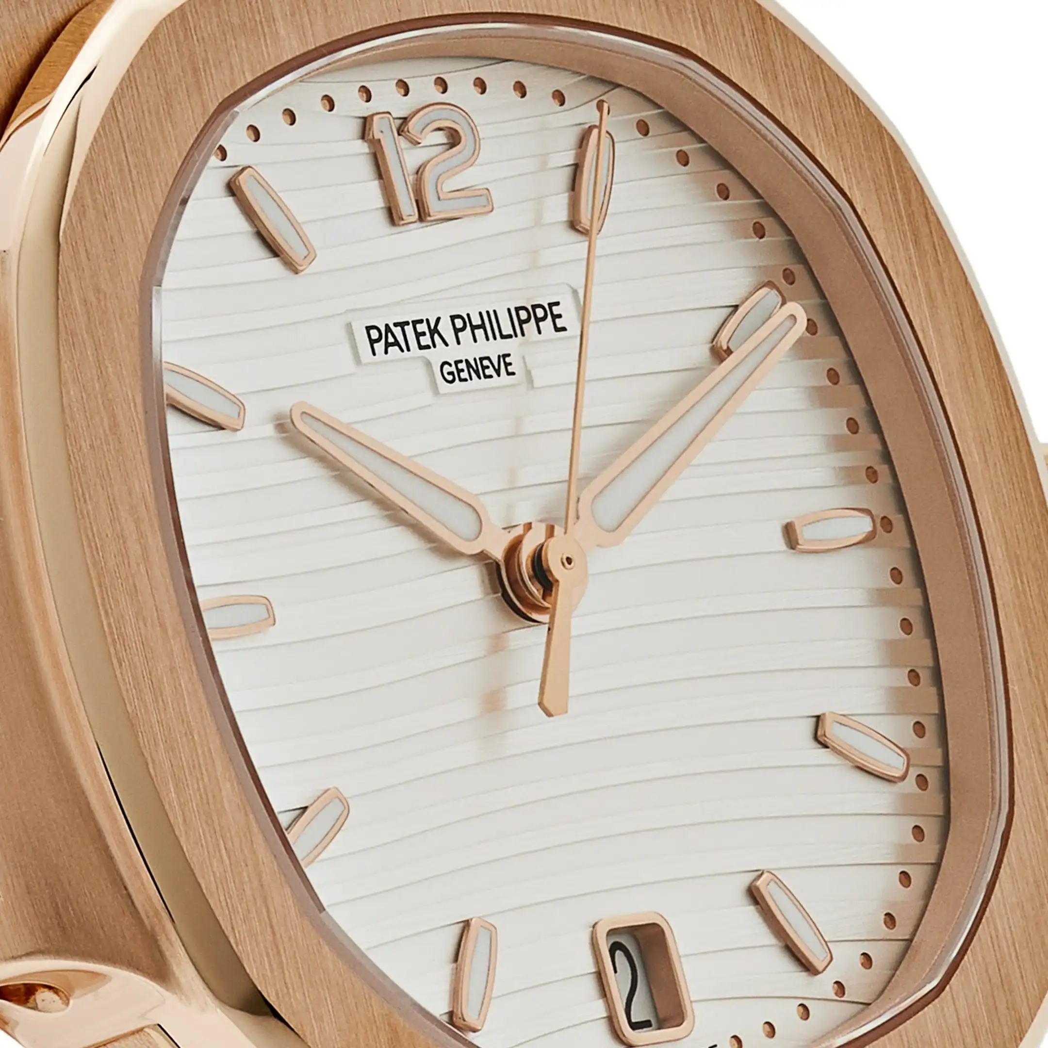 Replica Patek Philippe Nautilus 7118/1R-001 ‘Ladies’ Automatic Rose Gold Silvery Opaline Dial - Image 3