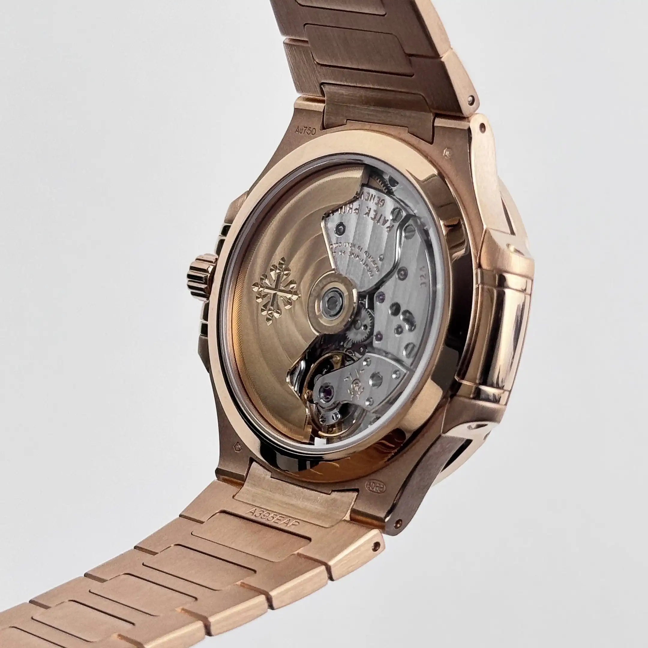 Replica Patek Philippe Nautilus 7118/1R-010 ‘Ladies’ Rose Gold Champagne Golden Dial - Image 11