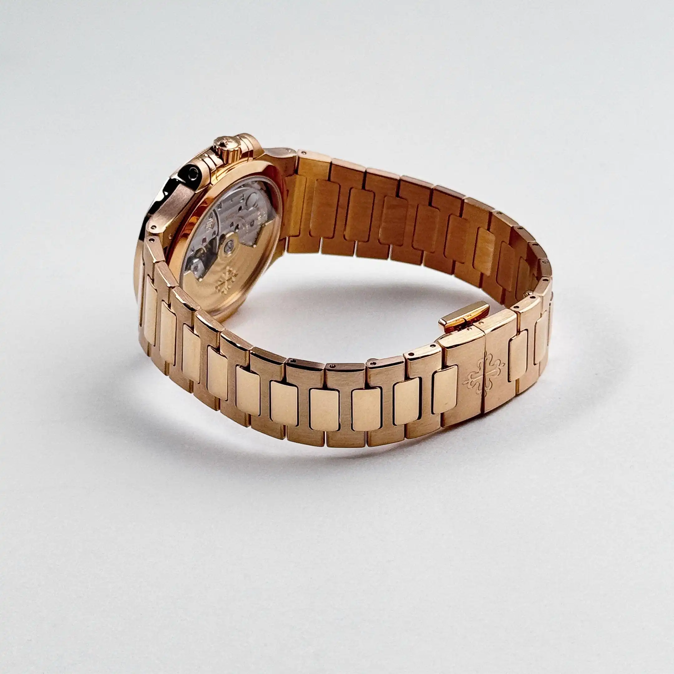 Replica Patek Philippe Nautilus 7118/1R-010 ‘Ladies’ Rose Gold Champagne Golden Dial - Image 5