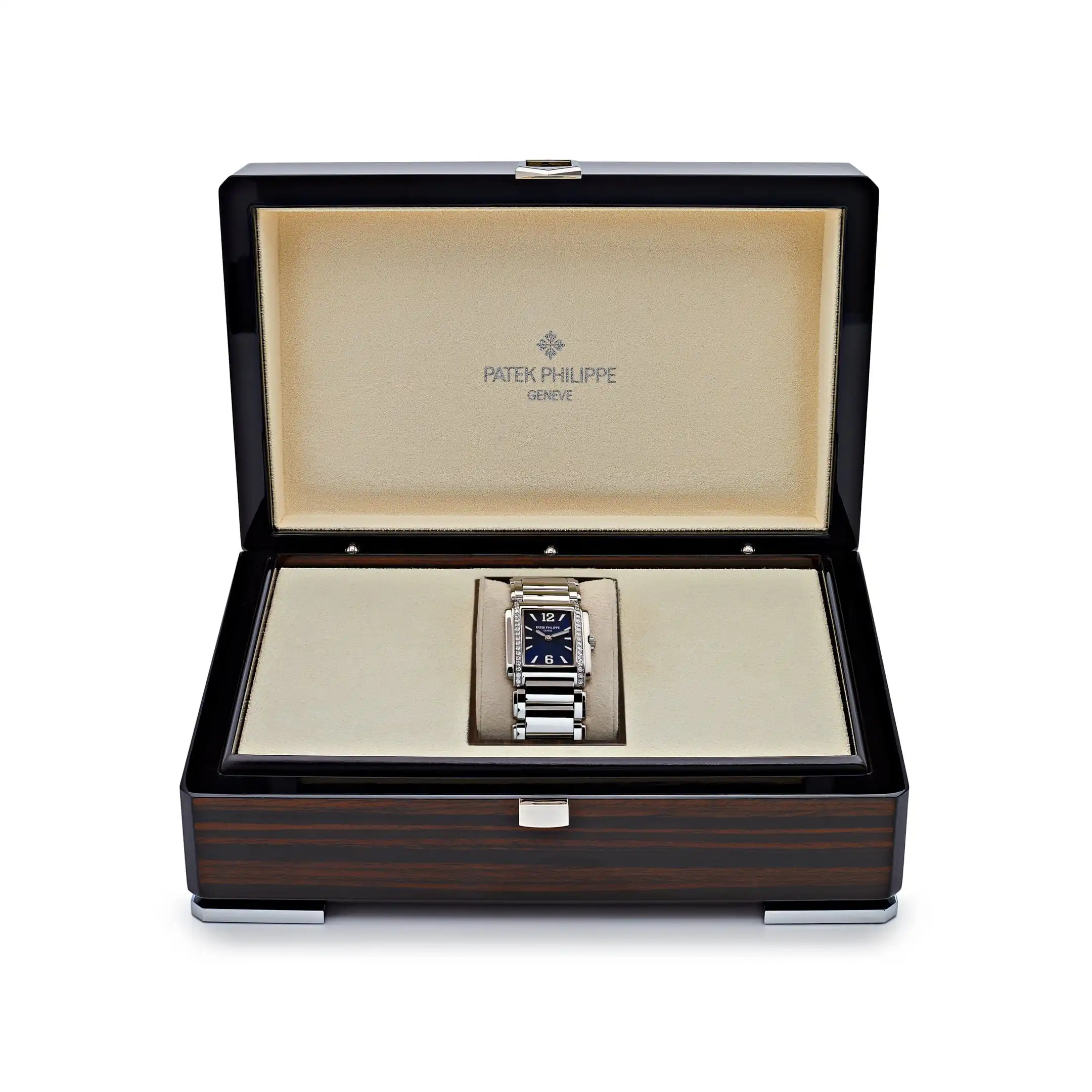 Replica Patek Philippe Twenty-4 4910/1200A-001 ‘Ladies’ Quartz Blue Dial Diamond Bezel - Image 7