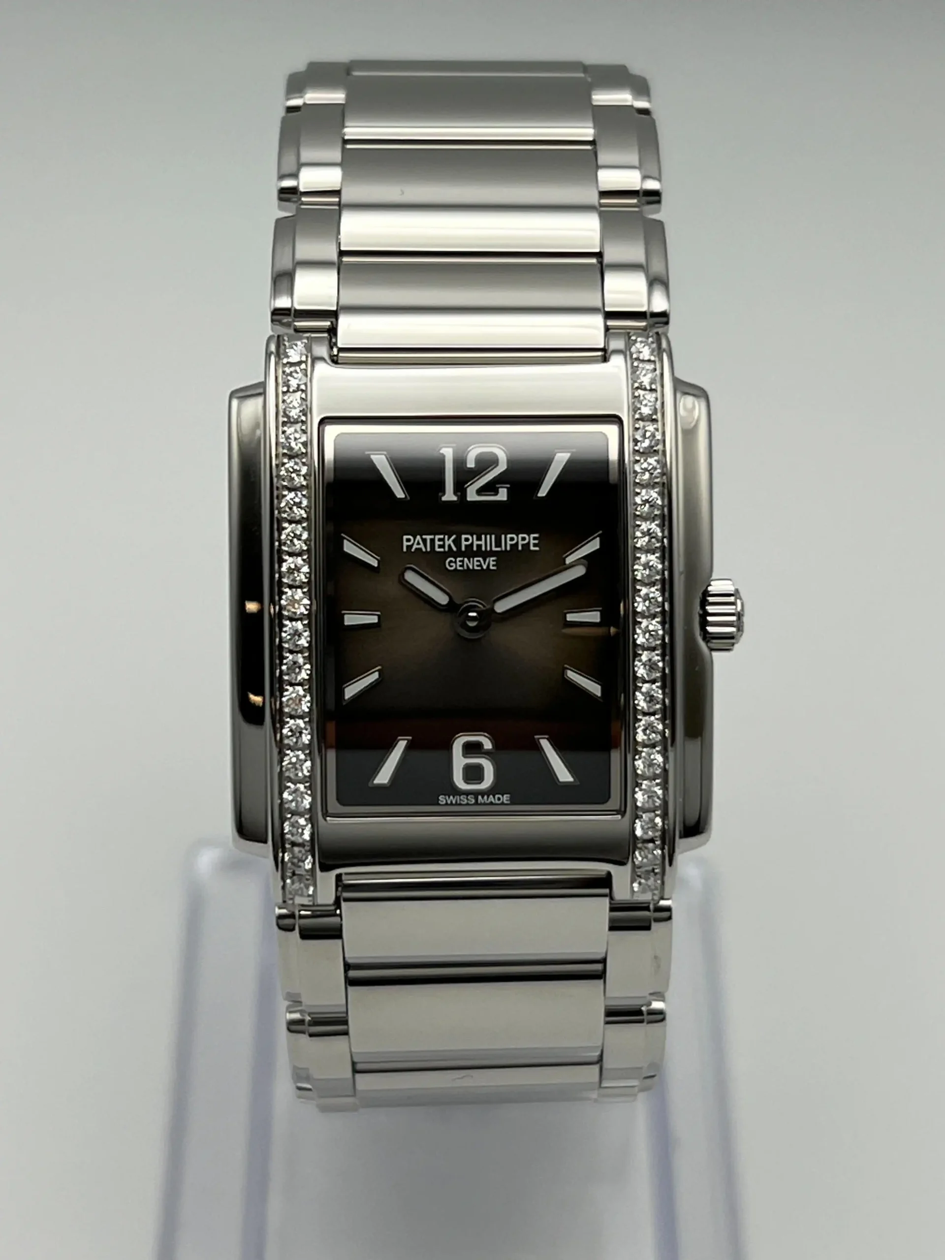 Replica Patek Philippe Twenty-4 ‘Ladies’ 4910/1200A-010 Quartz Stainless Steel Gray Dial Diamond - Image 5
