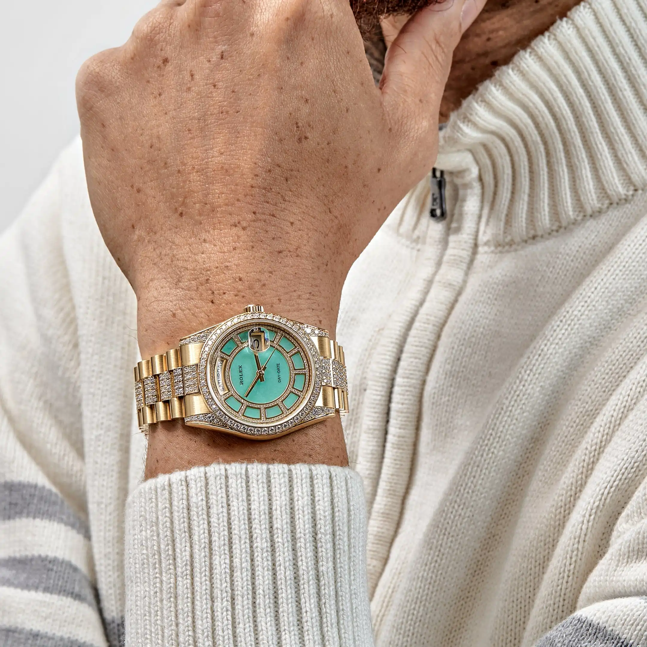 Replica Rolex Day-Date 118388 Yellow Gold Jade Green Dial Diamond Pave Carous - Image 2
