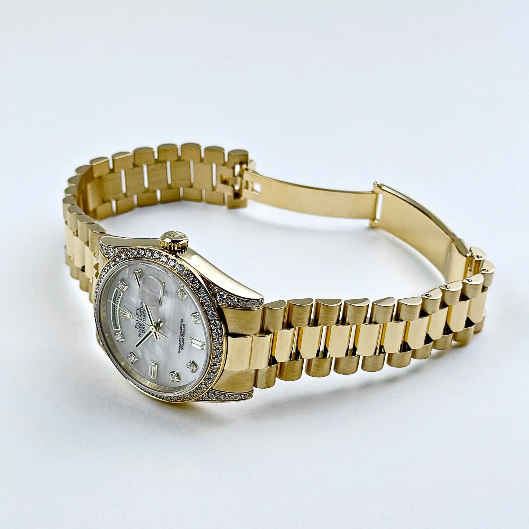 Replica Rolex Day-Date 118388 Yellow Gold White Mother of Pearl Dial Diamond Bezel - Image 5