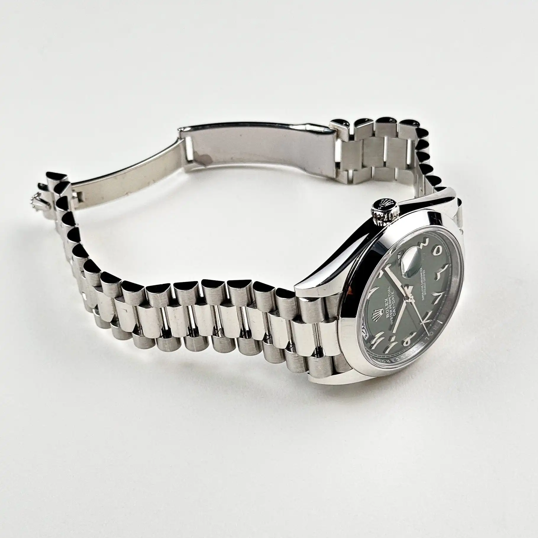 Replica Rolex Day-Date 228206 Platinum Olive Green Arabic Dial - Image 5