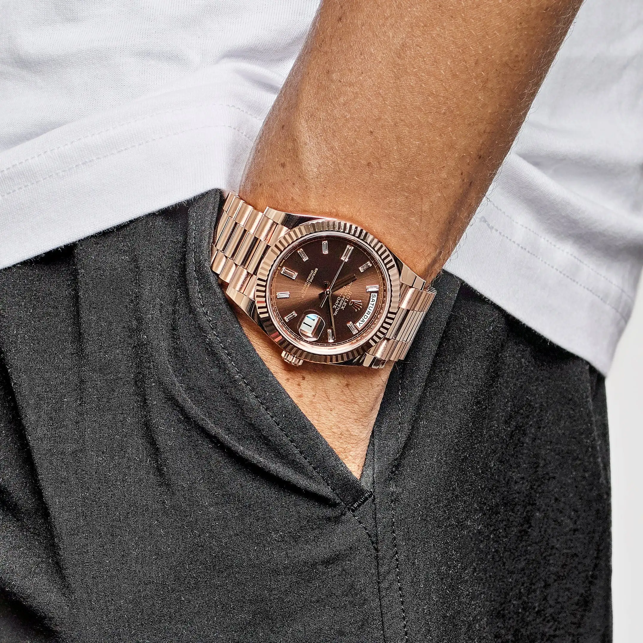 Replica Rolex Day-Date 228235 Rose Gold Chocolate Baguette Diamond Dial - Image 2