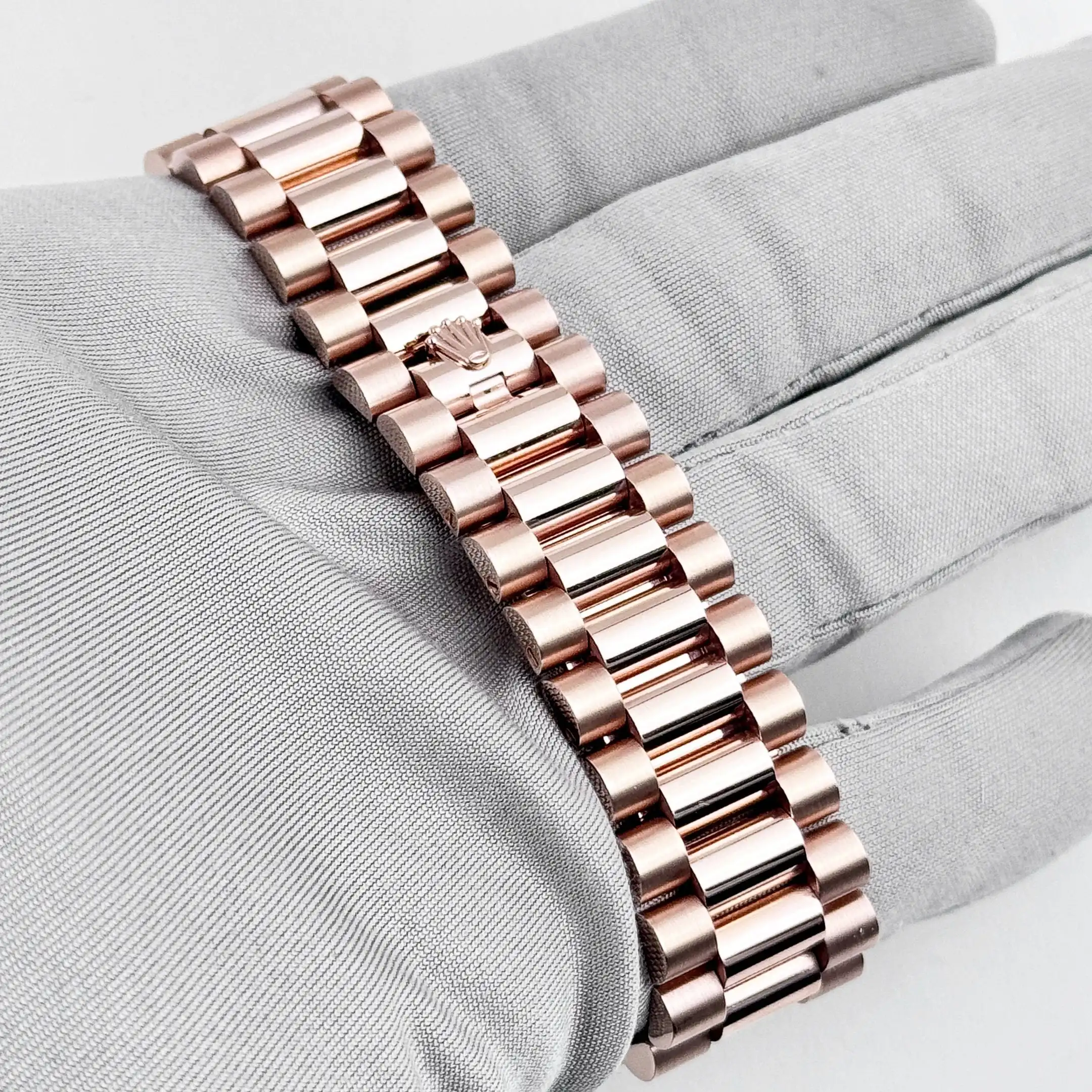 Replica Rolex Day-Date Reference 228235 Rose Gold Slate Ombre Dial - Image 11