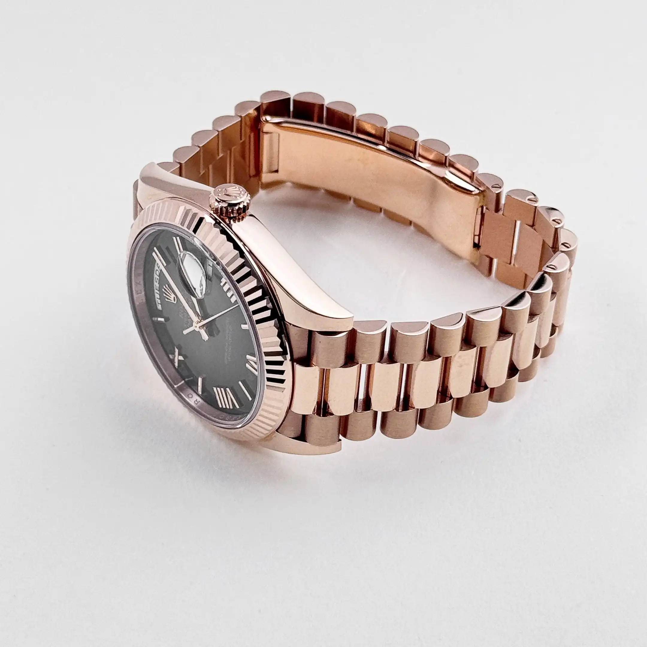 Replica Rolex Day-Date Reference 228235 Rose Gold Slate Ombre Dial - Image 4