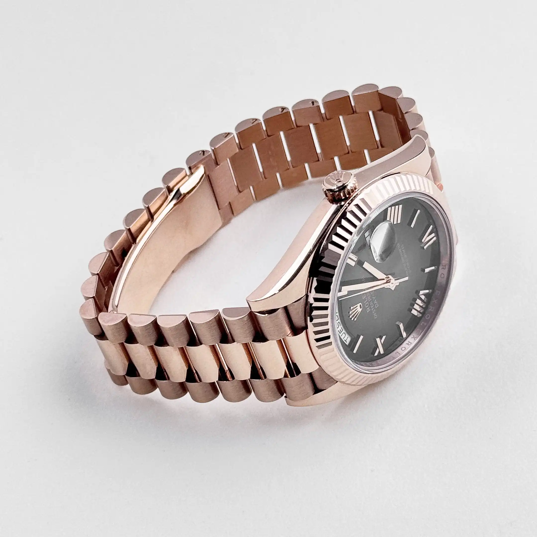 Replica Rolex Day-Date Reference 228235 Rose Gold Slate Ombre Dial - Image 5
