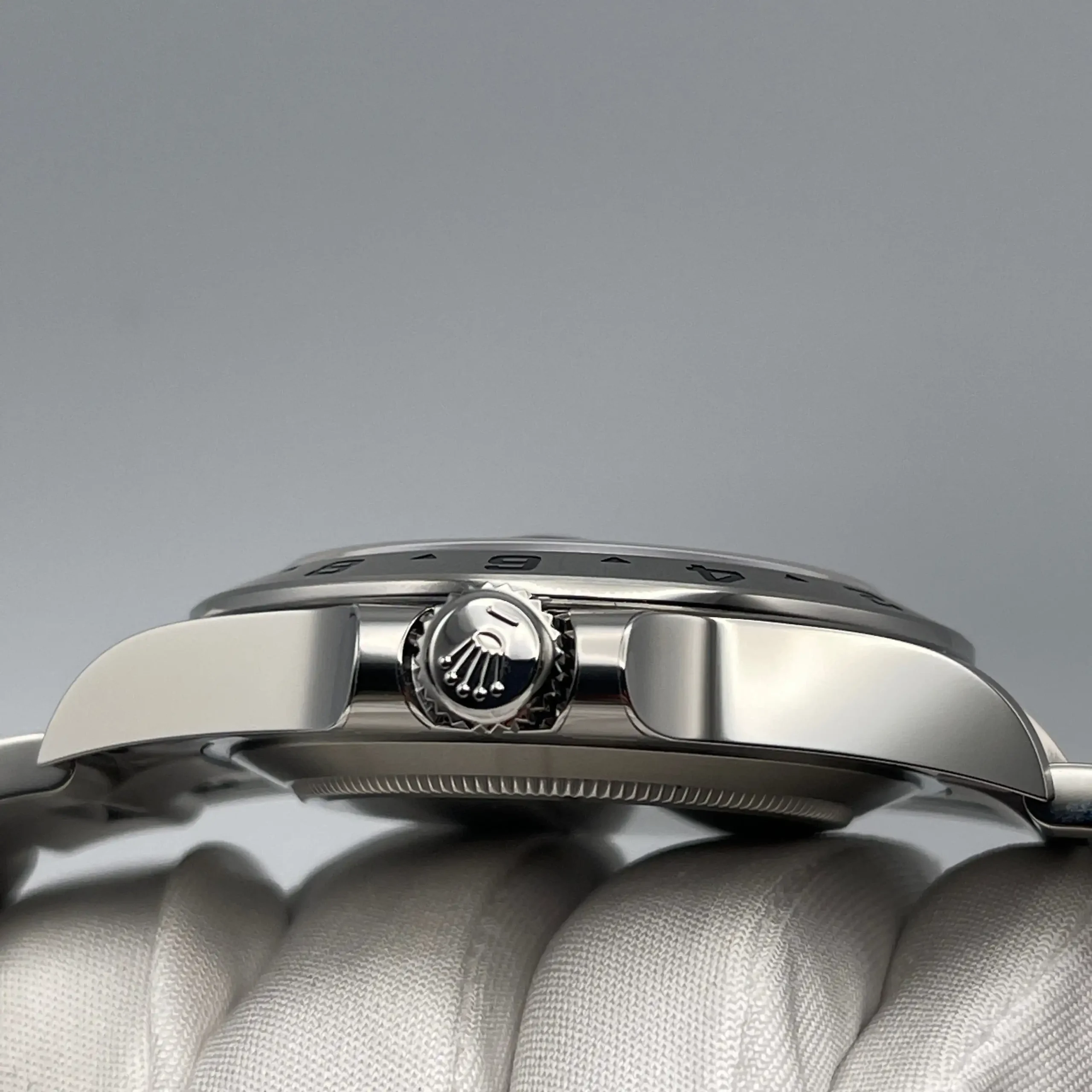 Rolex Explorer II Replica 216570 Stainless Steel Black Dial - Image 4