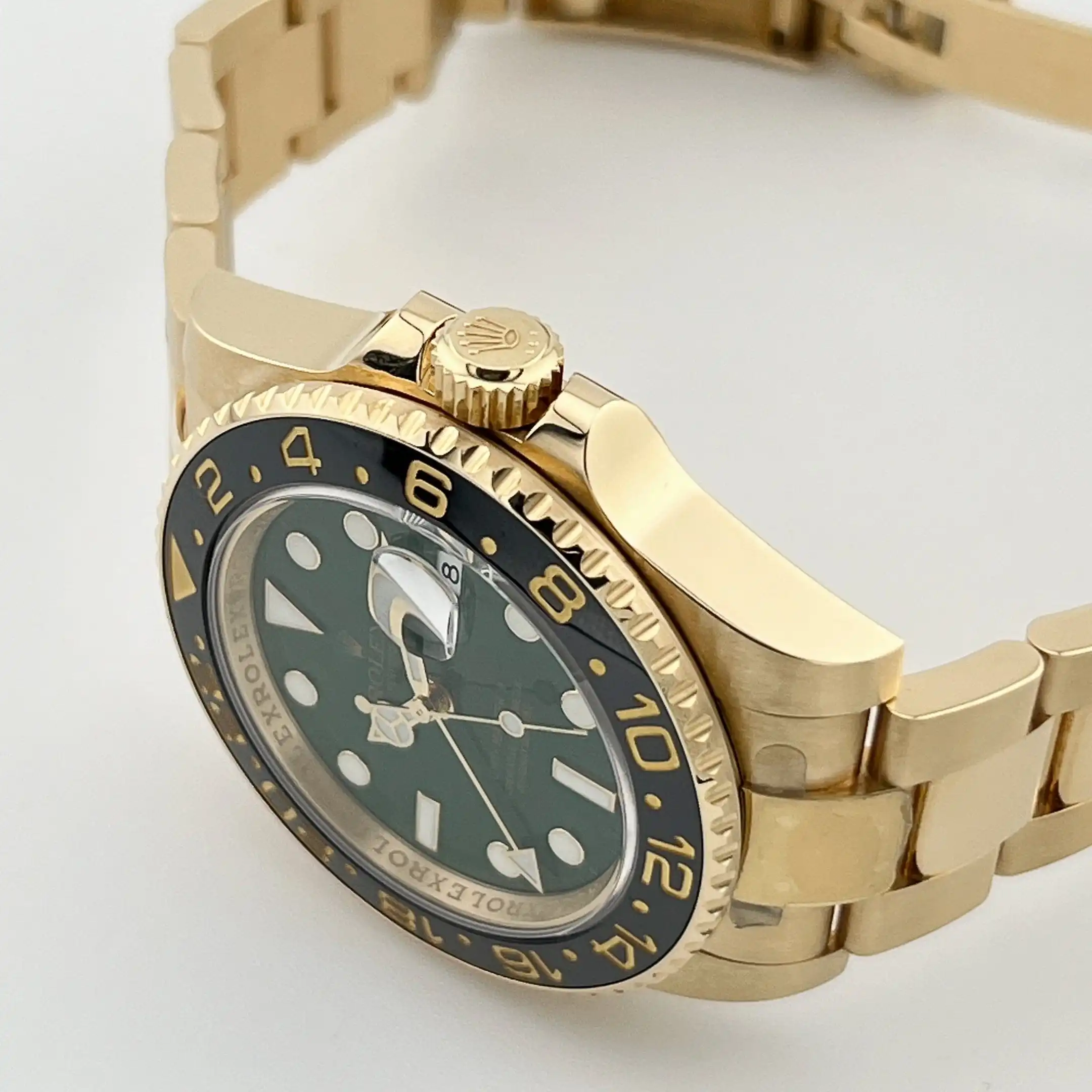 Rolex GMT-Master II Replica 116718LN Yellow Gold Green Dial Black Bezel - Image 4