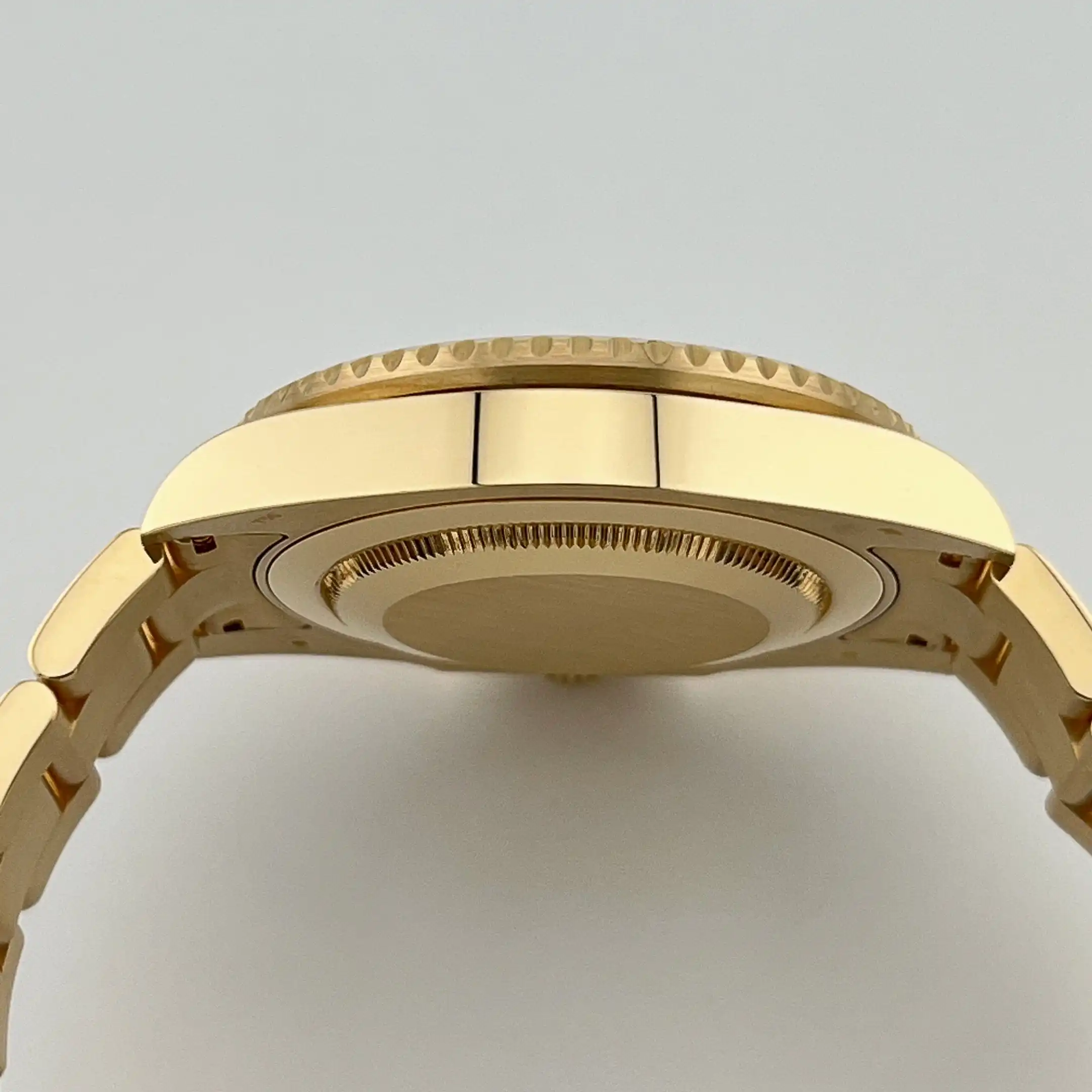 Rolex GMT-Master II Replica 116718LN Yellow Gold Green Dial Black Bezel - Image 6