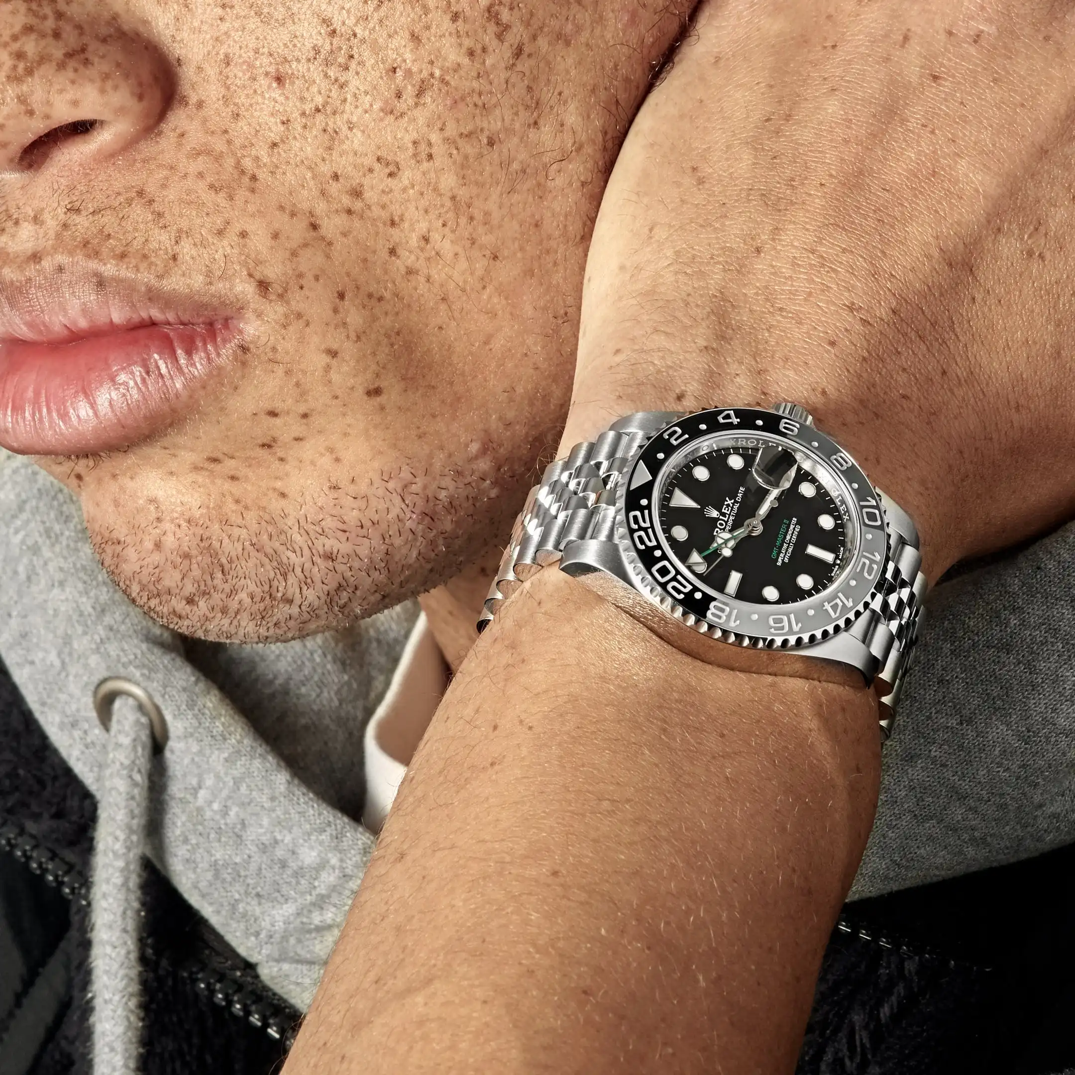 Rolex GMT-Master II Replica 126710GRNR ‘Bruce Wayne’ Stainless Steel Black Dial Jubilee - Image 2