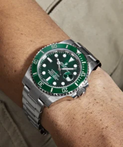 Alternative view of Rolex Submariner Date Replica 116610LV ‘Hulk’ Stainless Steel Green Dial