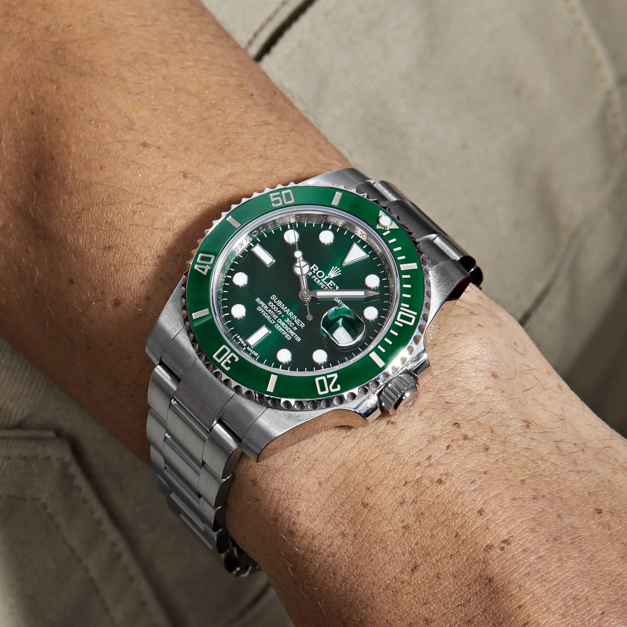 Rolex Submariner Date Replica 116610LV ‘Hulk’ Stainless Steel Green Dial - Image 2