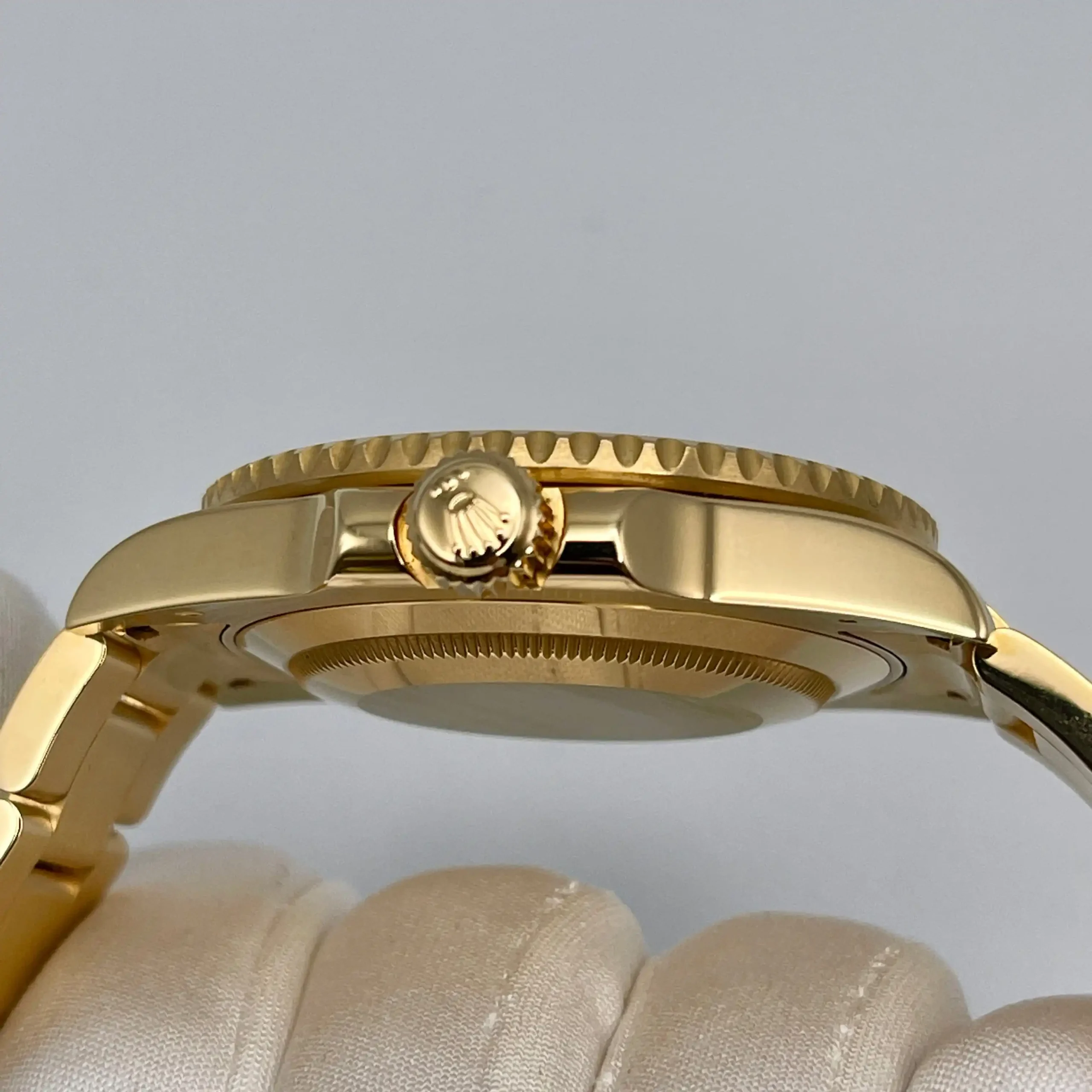 Rolex Submariner Date Replica 116618LN Yellow Gold Black Dial - Image 4
