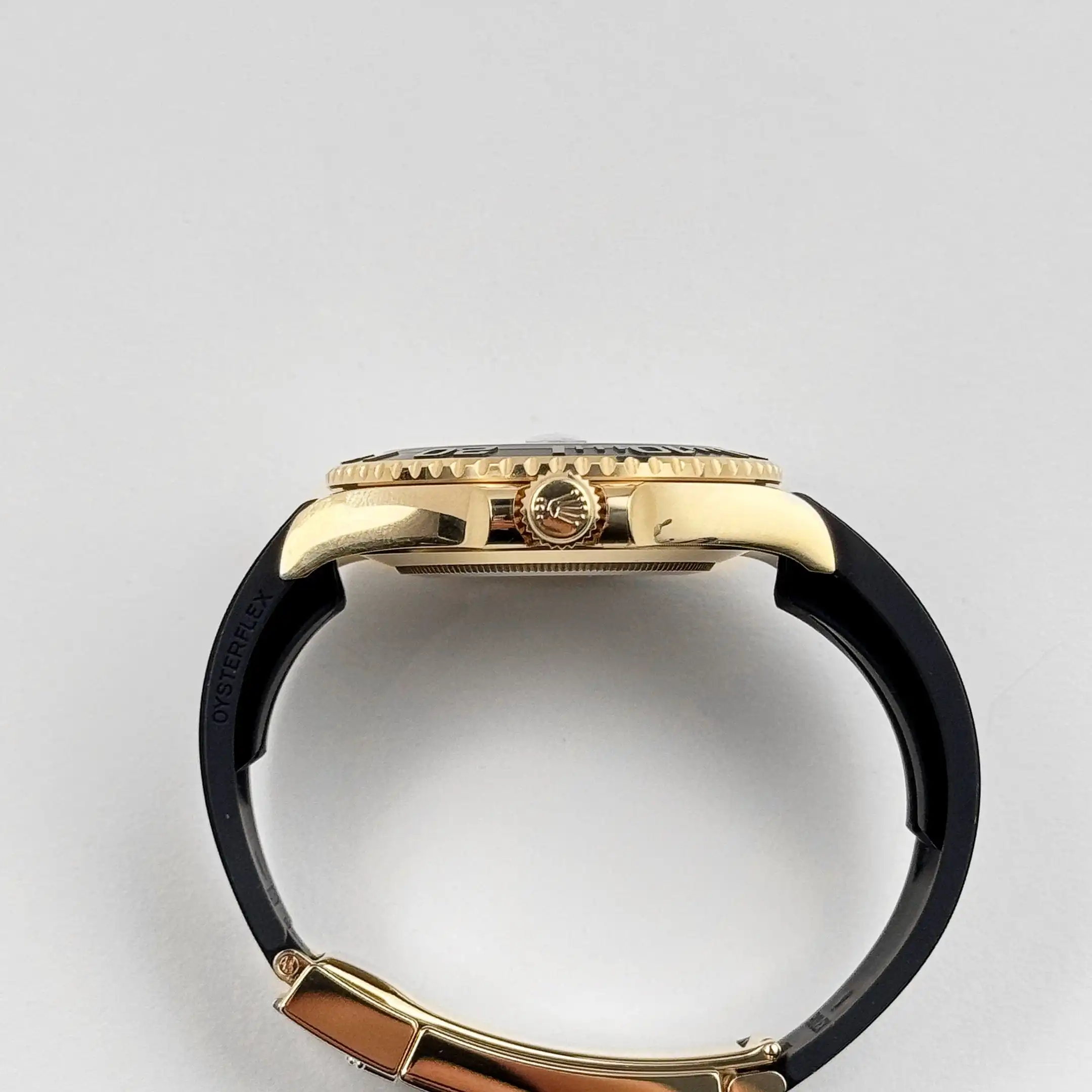 Rolex Yacht-Master Replica 226658 Yellow Gold Oysterflex - Image 6