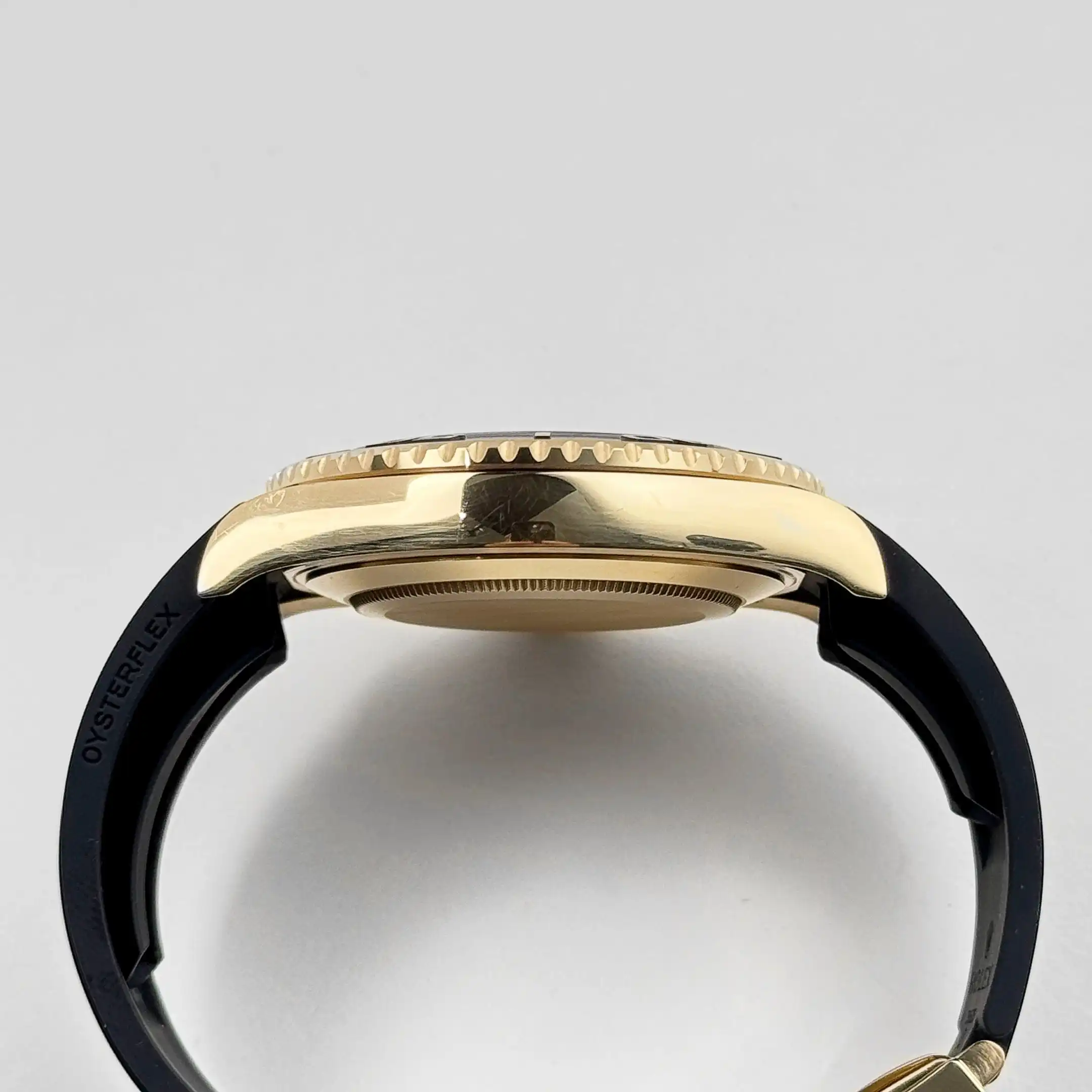 Rolex Yacht-Master Replica 226658 Yellow Gold Oysterflex - Image 7