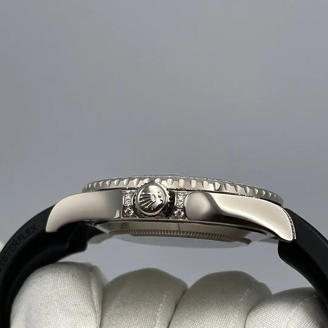Rolex Yacht-Master Replica 226679TBR White Gold Black Dial Diamond Bezel - Image 4